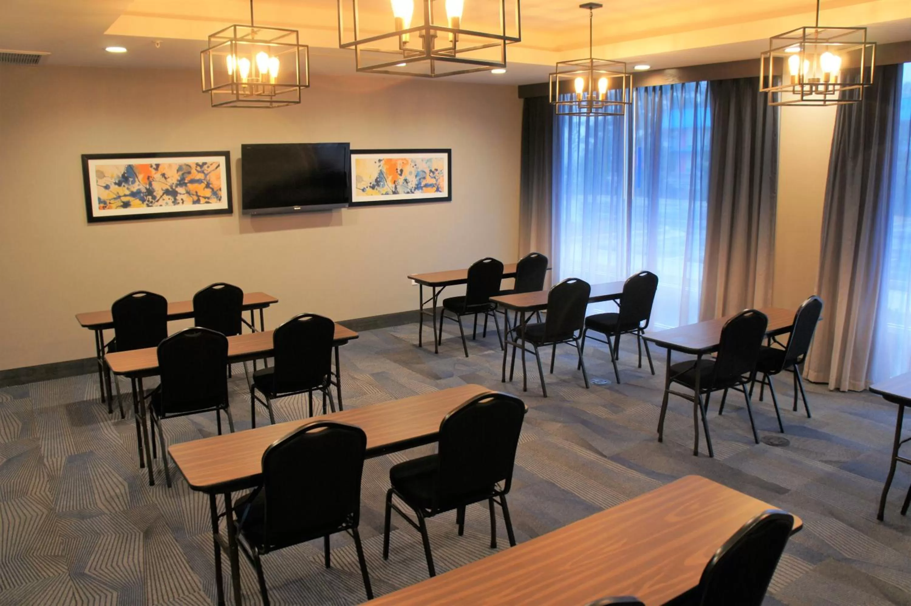 Meeting/conference room in La Quinta Inn & Suites by Wyndham Oxford