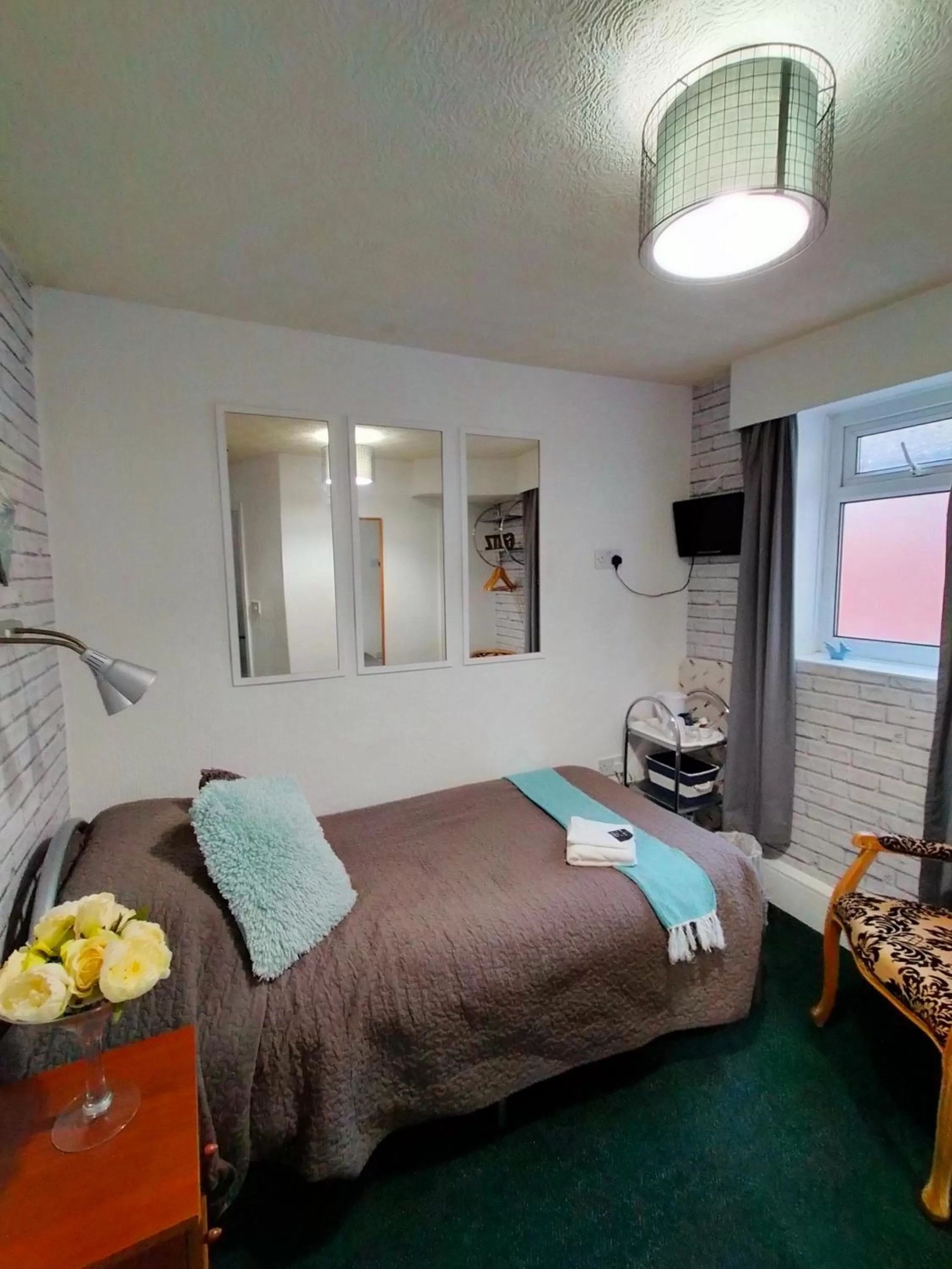 Bed in Hotel Babylon