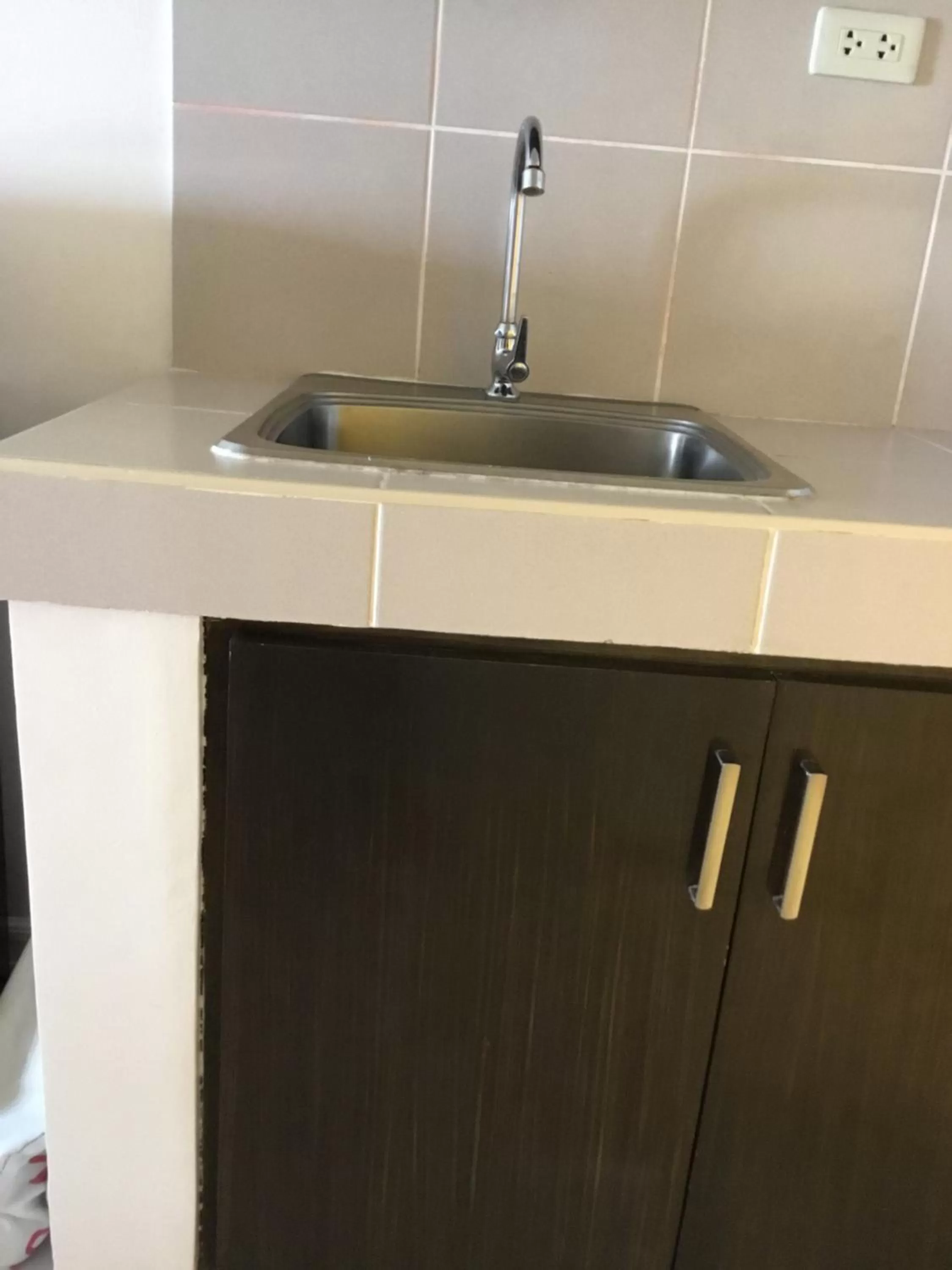 Condo with Free Swimming Pool & Viewing Deck