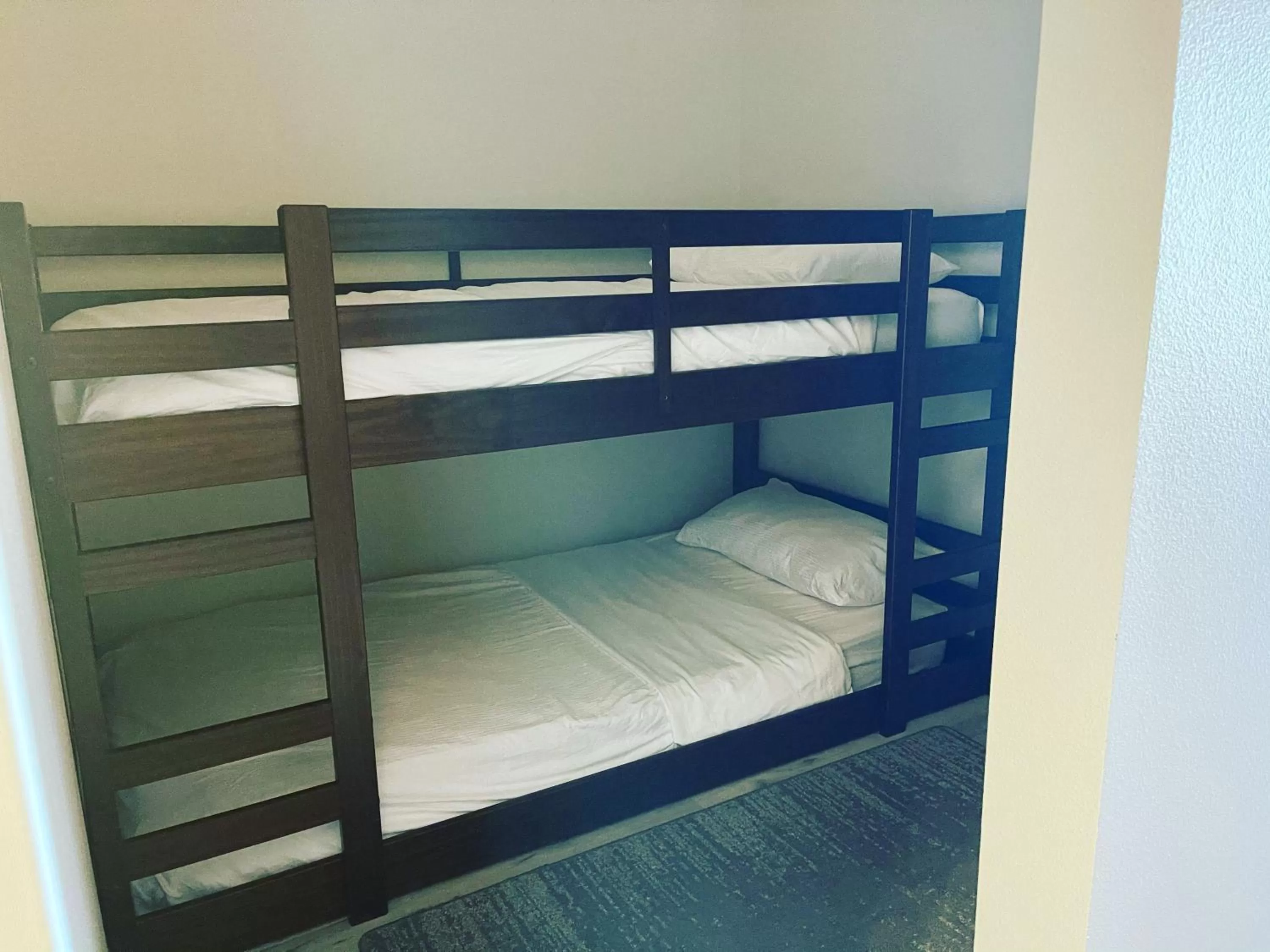 Bed in Wyndham Garden Orlando Universal / I Drive