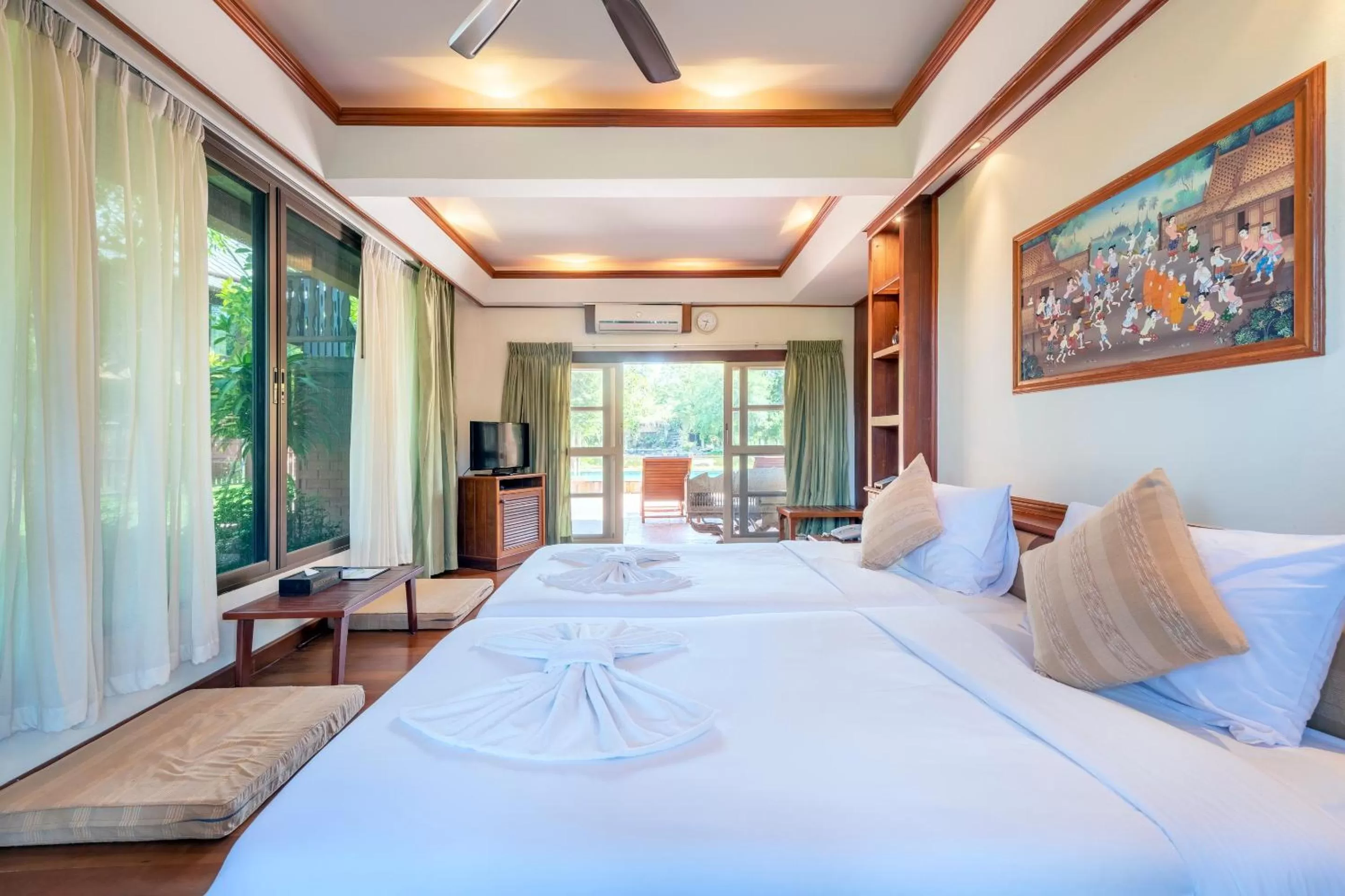 Bed in Vana Varin Resort
