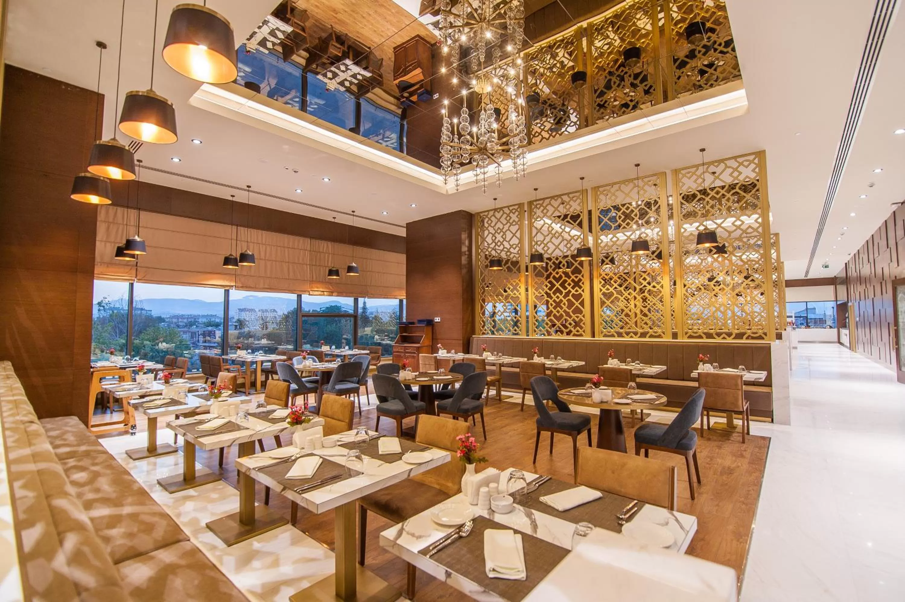 Restaurant/places to eat in Bayır Diamond Hotel & Convention Center Konya