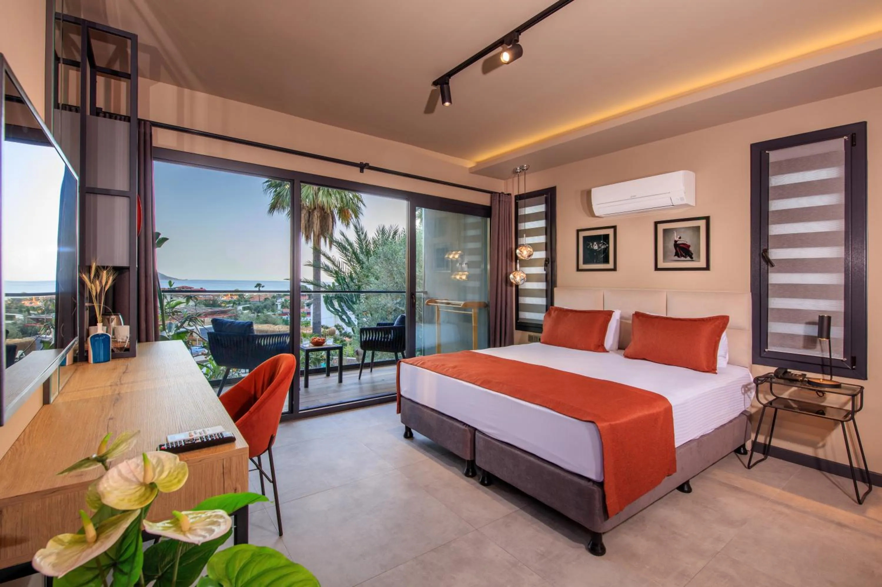 Photo of the whole room, Bed in Morina Deluxe Hotel