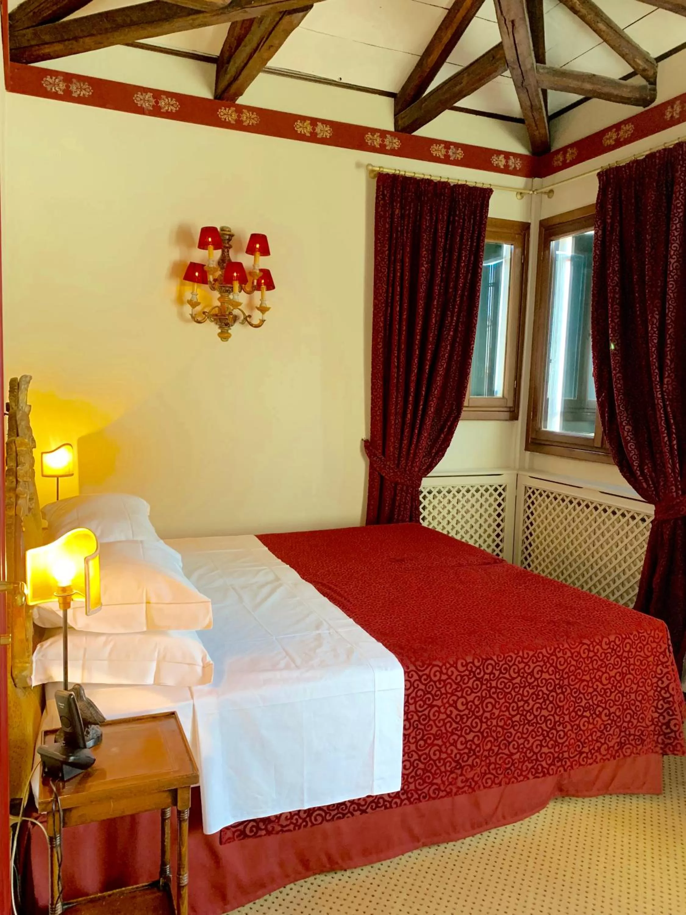 Bed in Hotel La Calcina