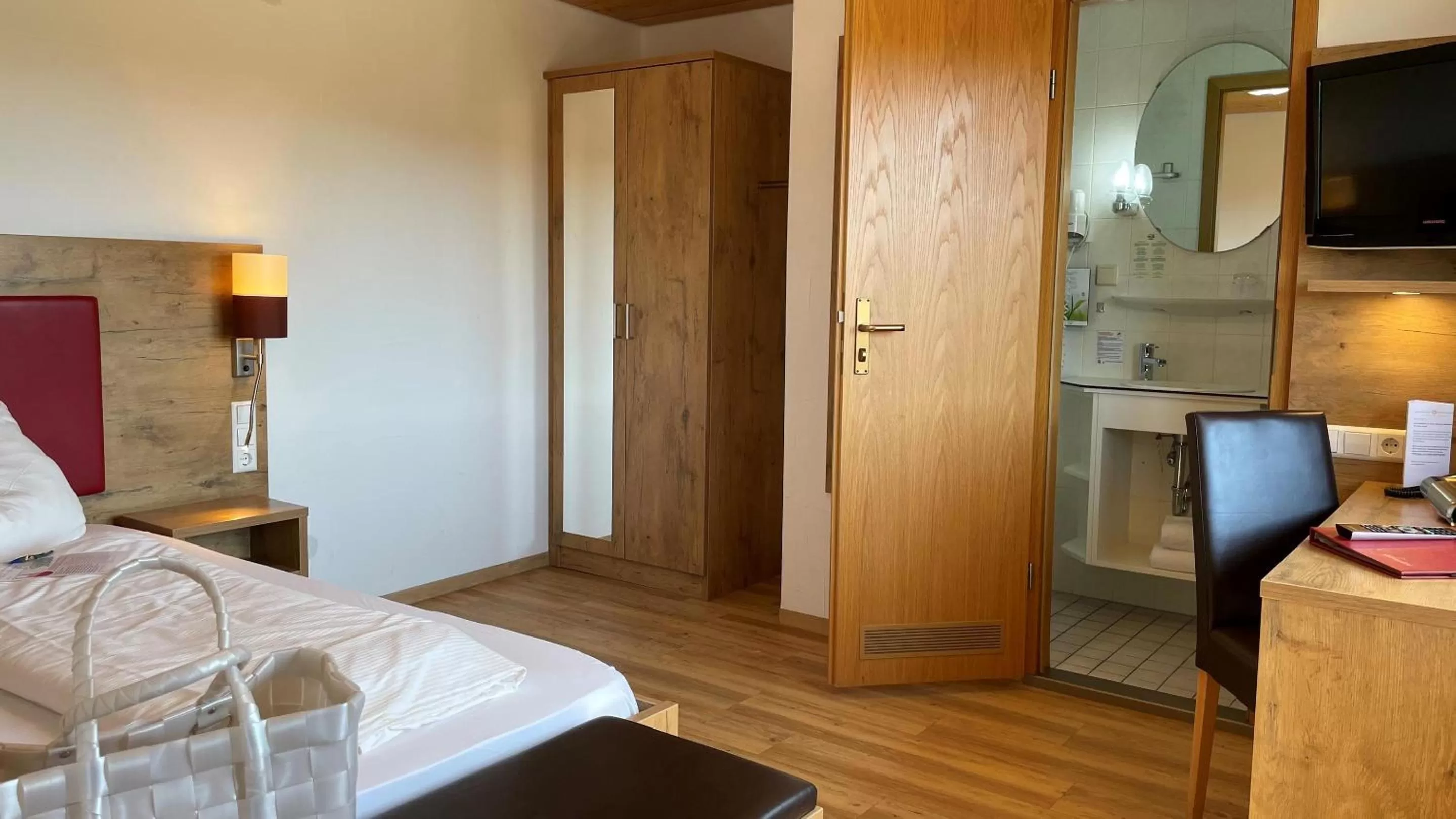 Photo of the whole room, Bed in Wellnesshotel Sonnenhof & Sonnhalde