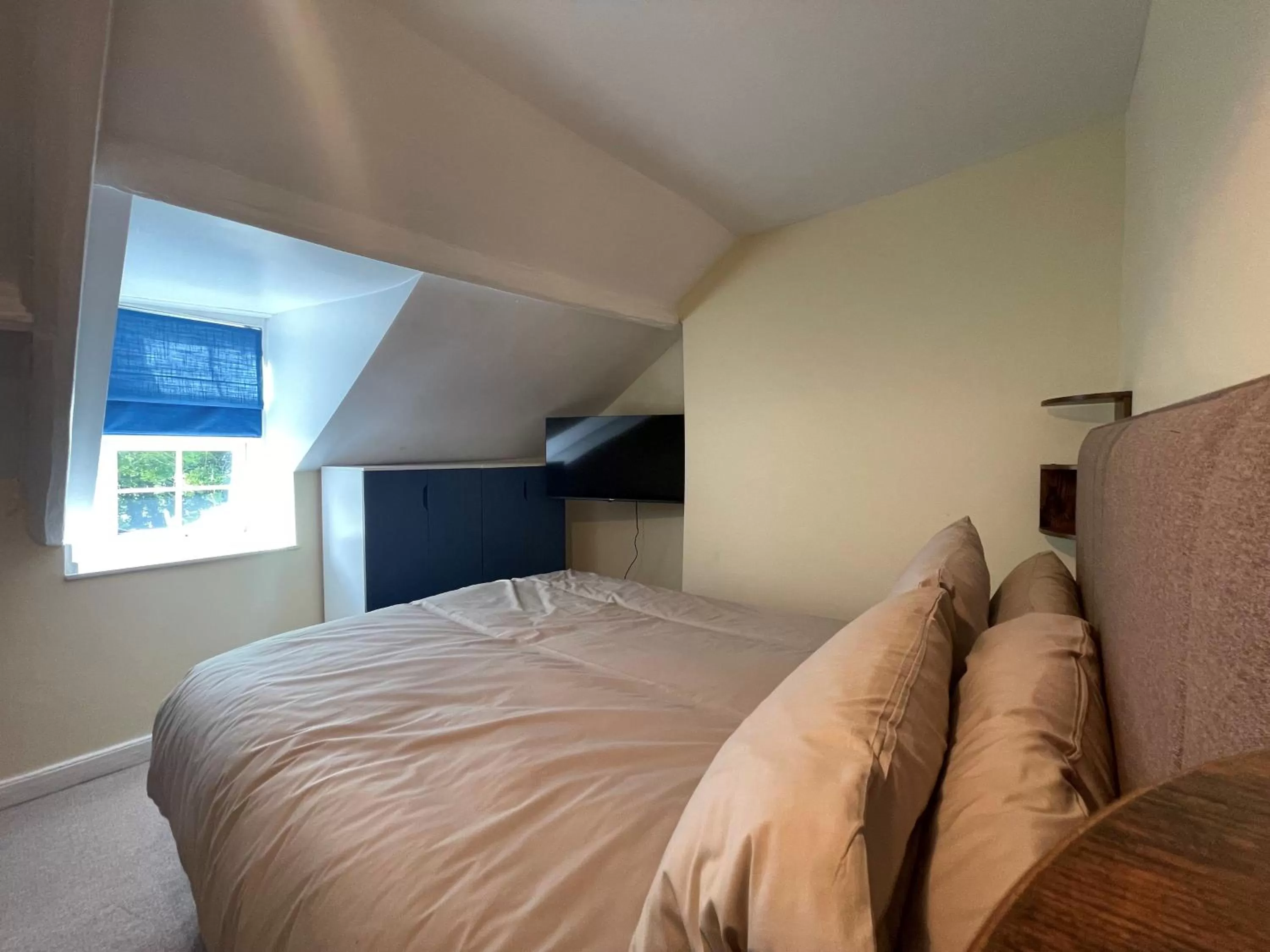 Bed in Carew Lodge & Loft