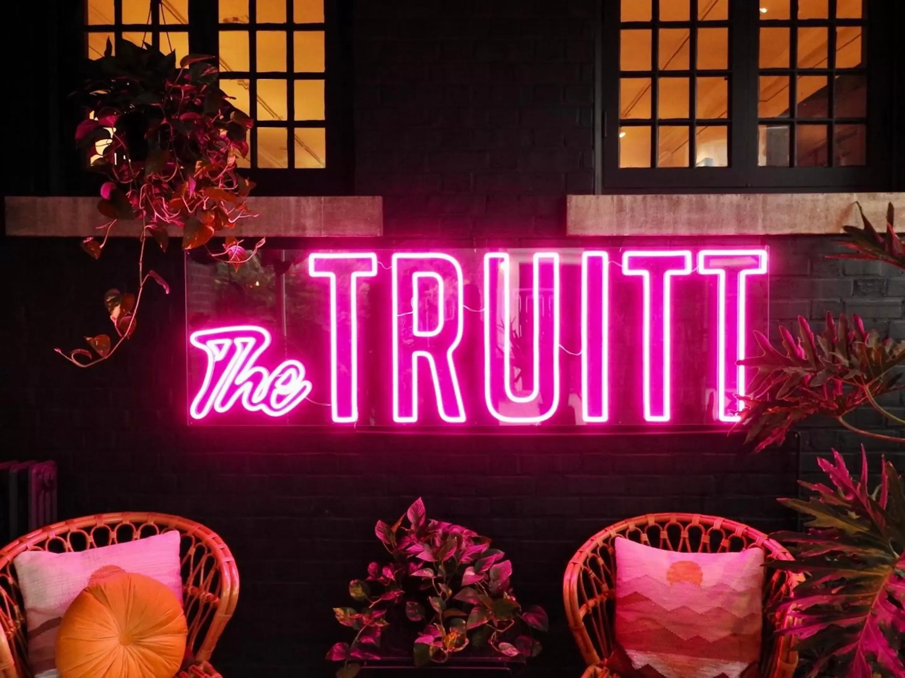 Deluxe Queen Room in The Truitt Deluxe Queen Room in The Truitt