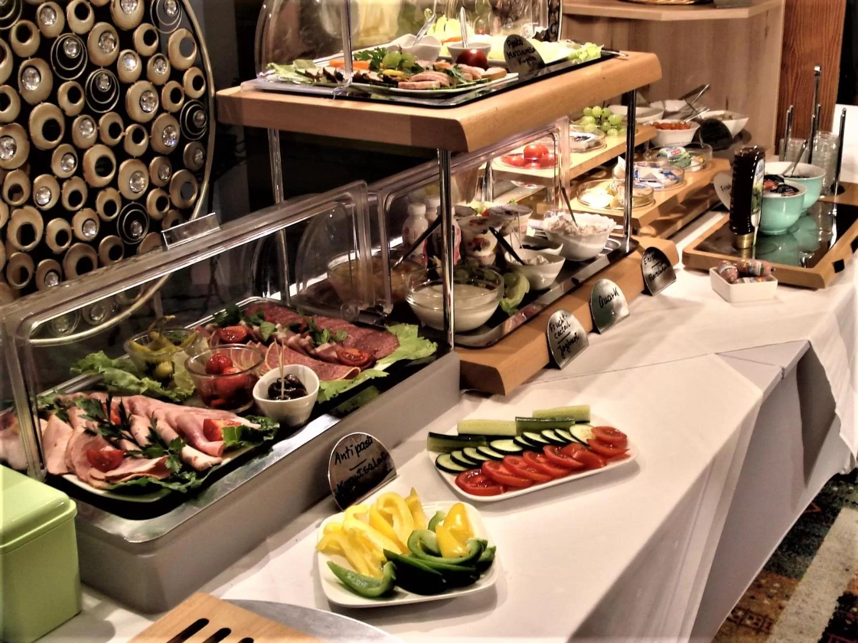 Buffet breakfast in Hotel Pension Zur Fährbrücke