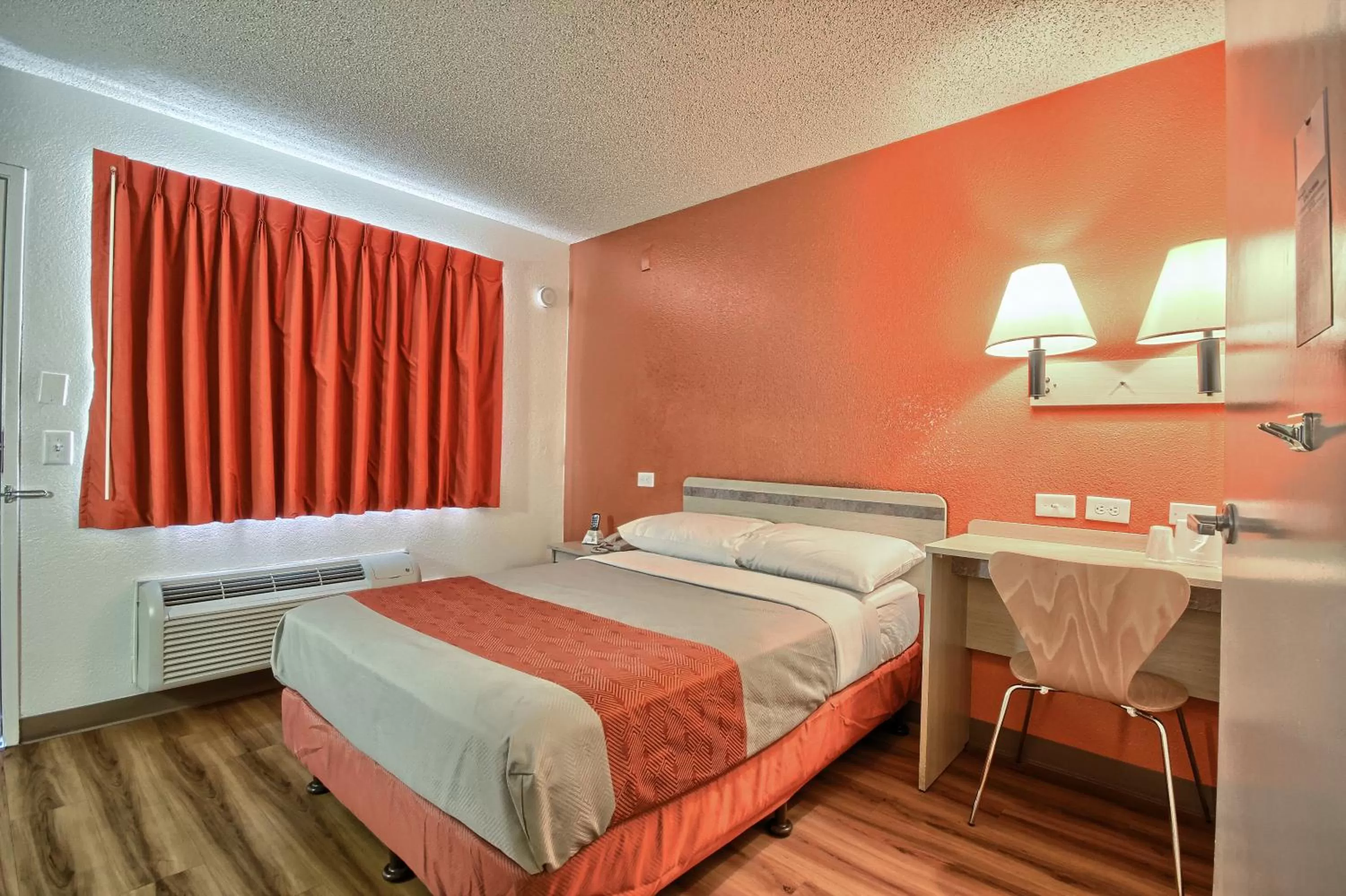 Bedroom in Motel 6-Fresno, CA - Blackstone South