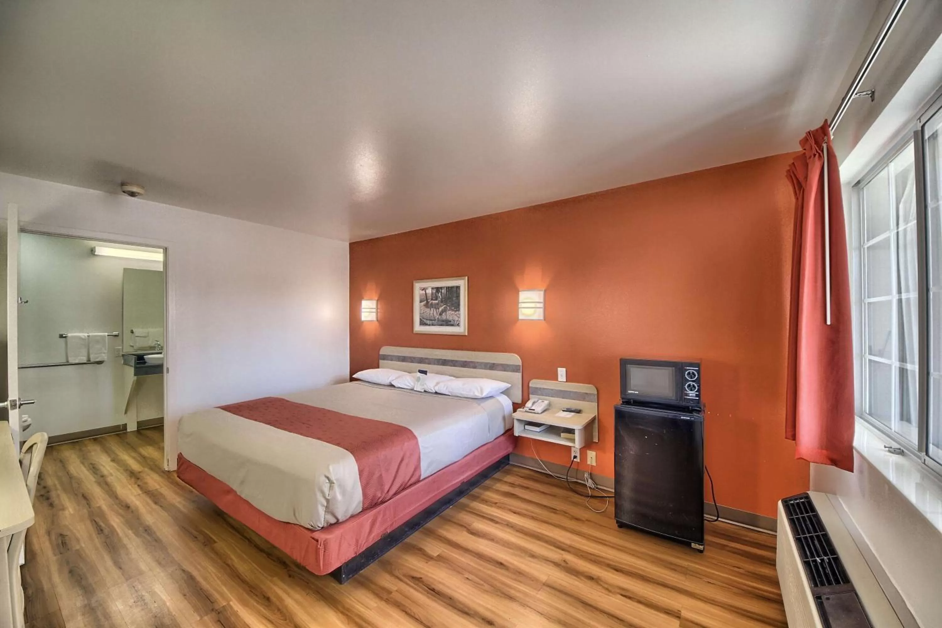 Photo of the whole room, Bed in Motel 6-Kerrville, TX