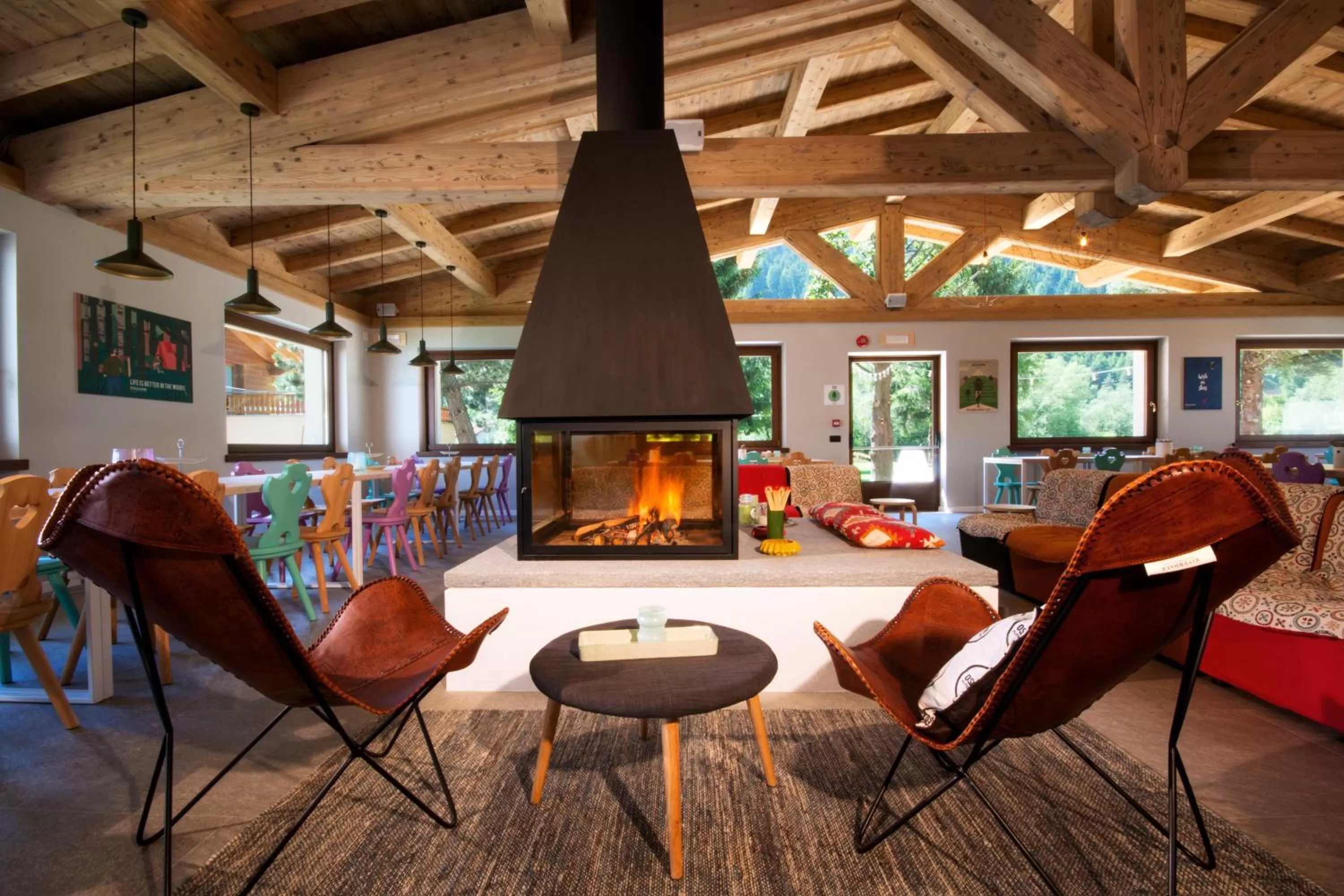 Communal lounge/ TV room in Ostello Alpino