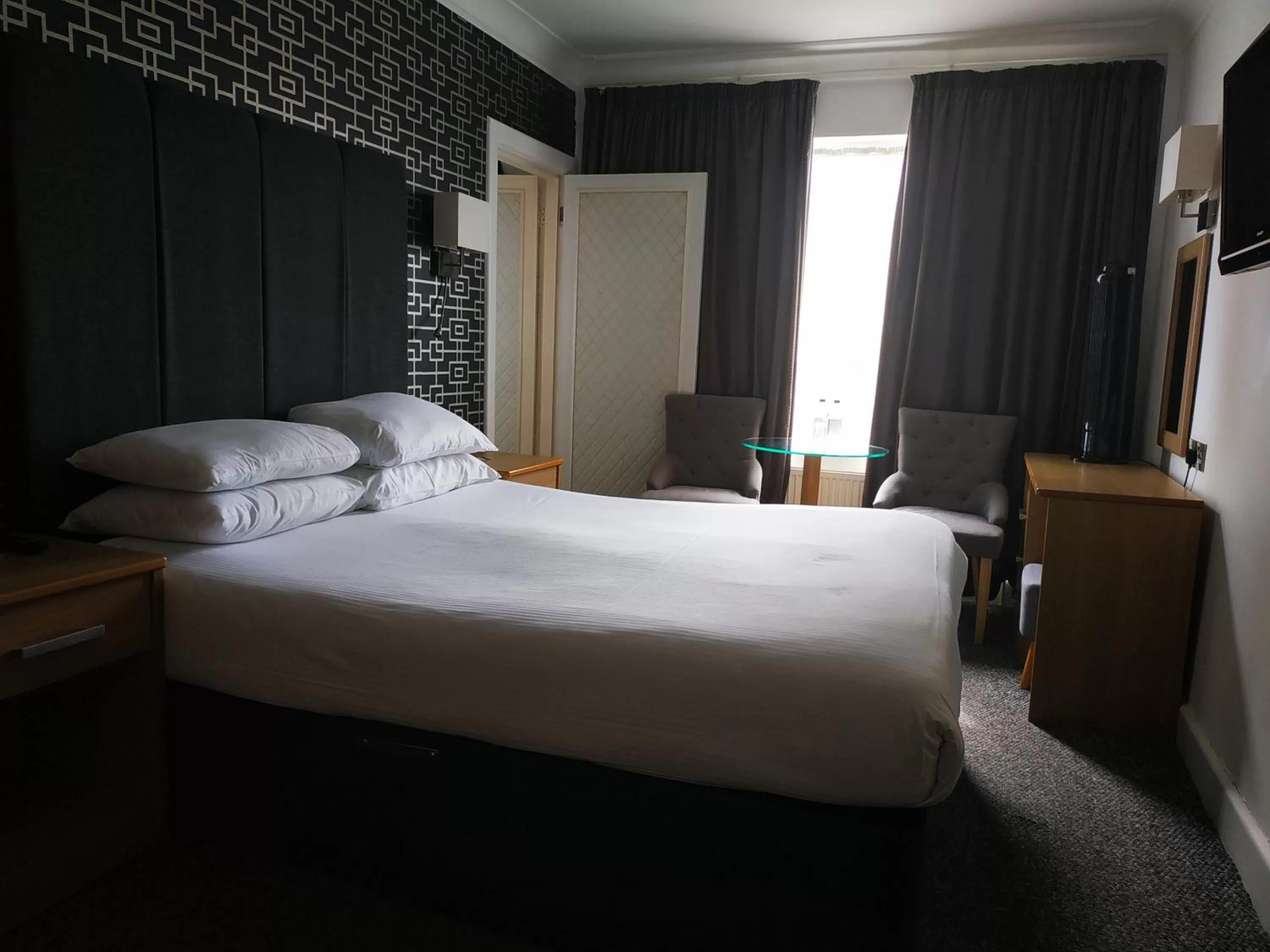 Bed in Cumberland Hotel - OCEANA COLLECTION