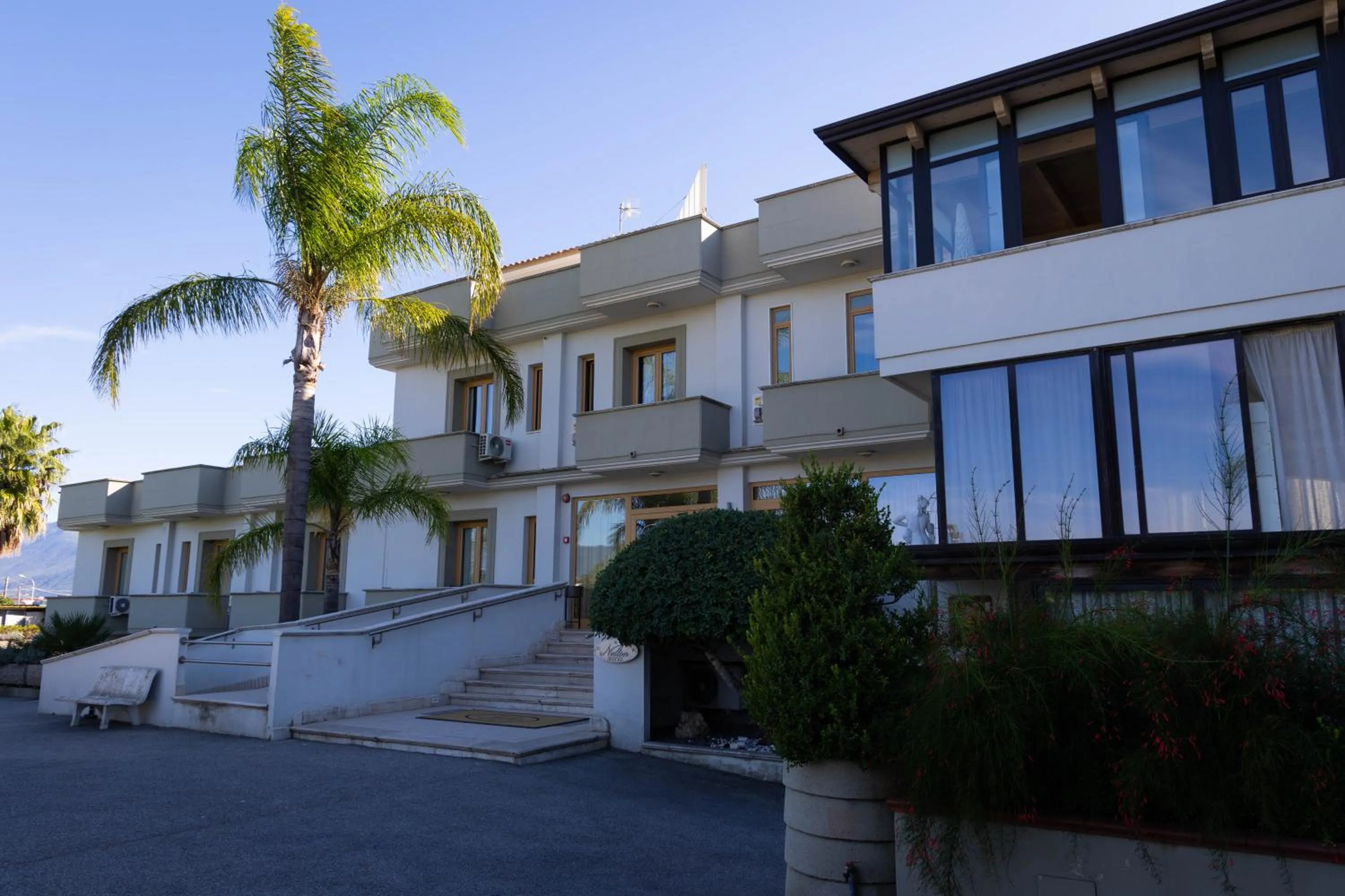 Property building in Hotel Nelton