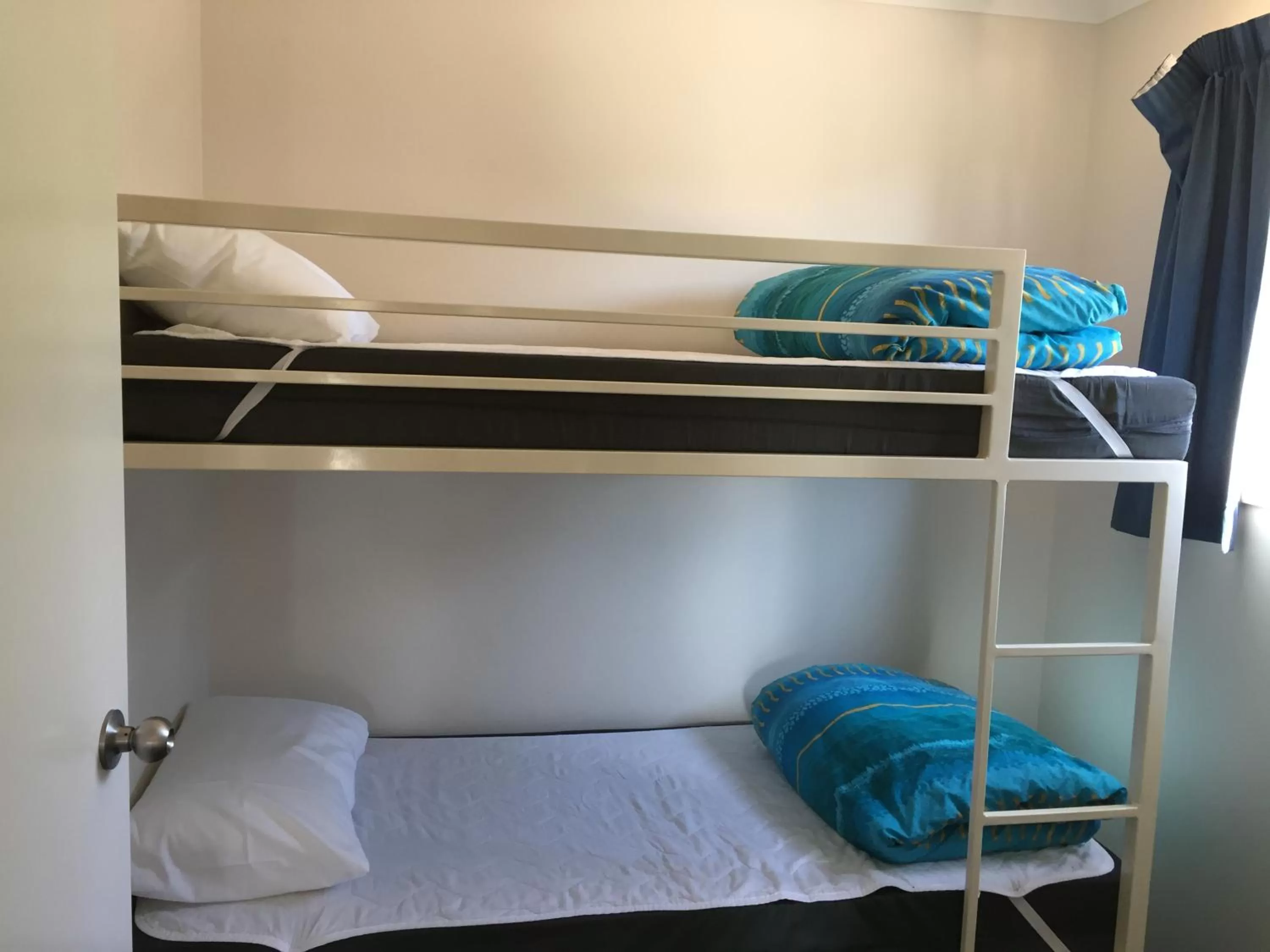 bunk bed, Bed in Peace Resorts - Jervis Bay Holiday Cabins in Sussex Inlet