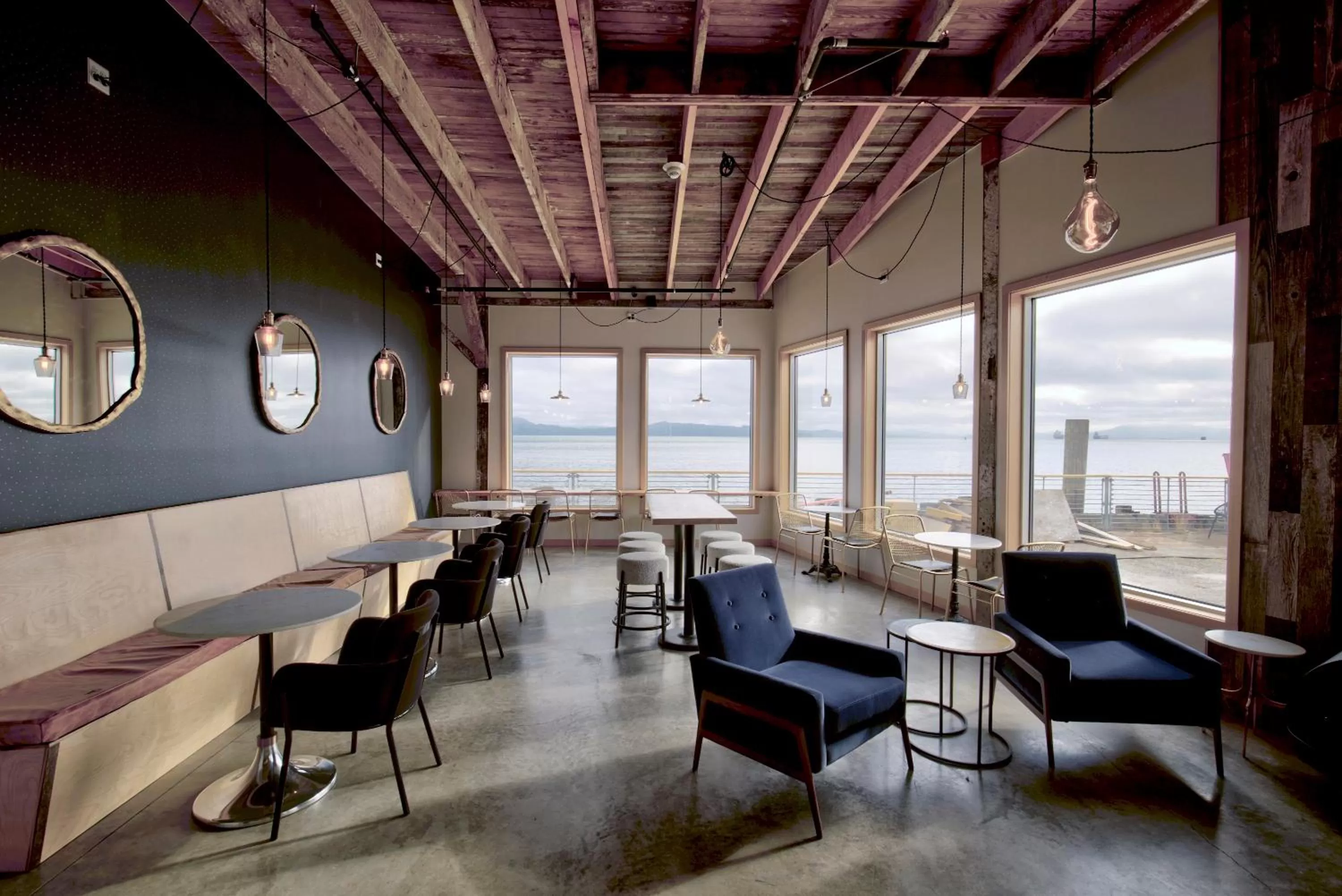 Lounge or bar in Bowline Hotel