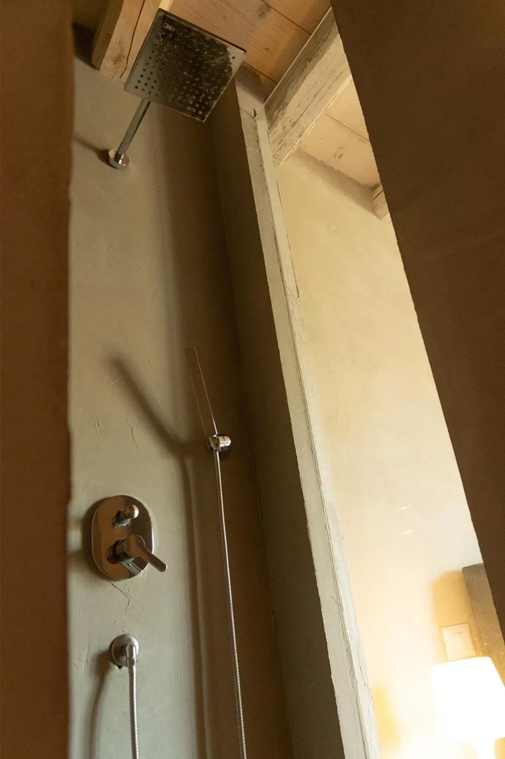 Shower in Graffiti Living - Affittacamere