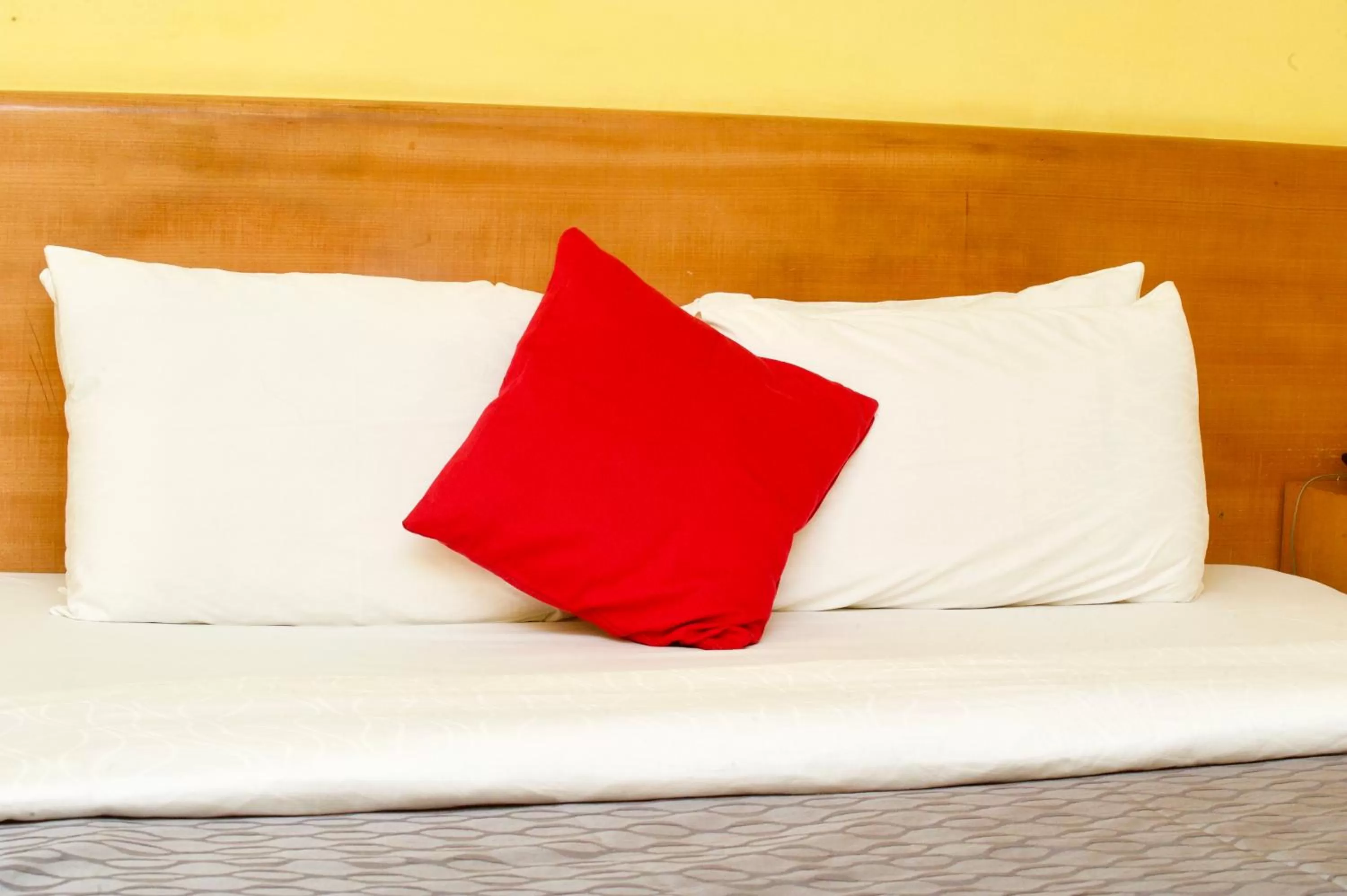 bunk bed, Bed in Airside Hotel