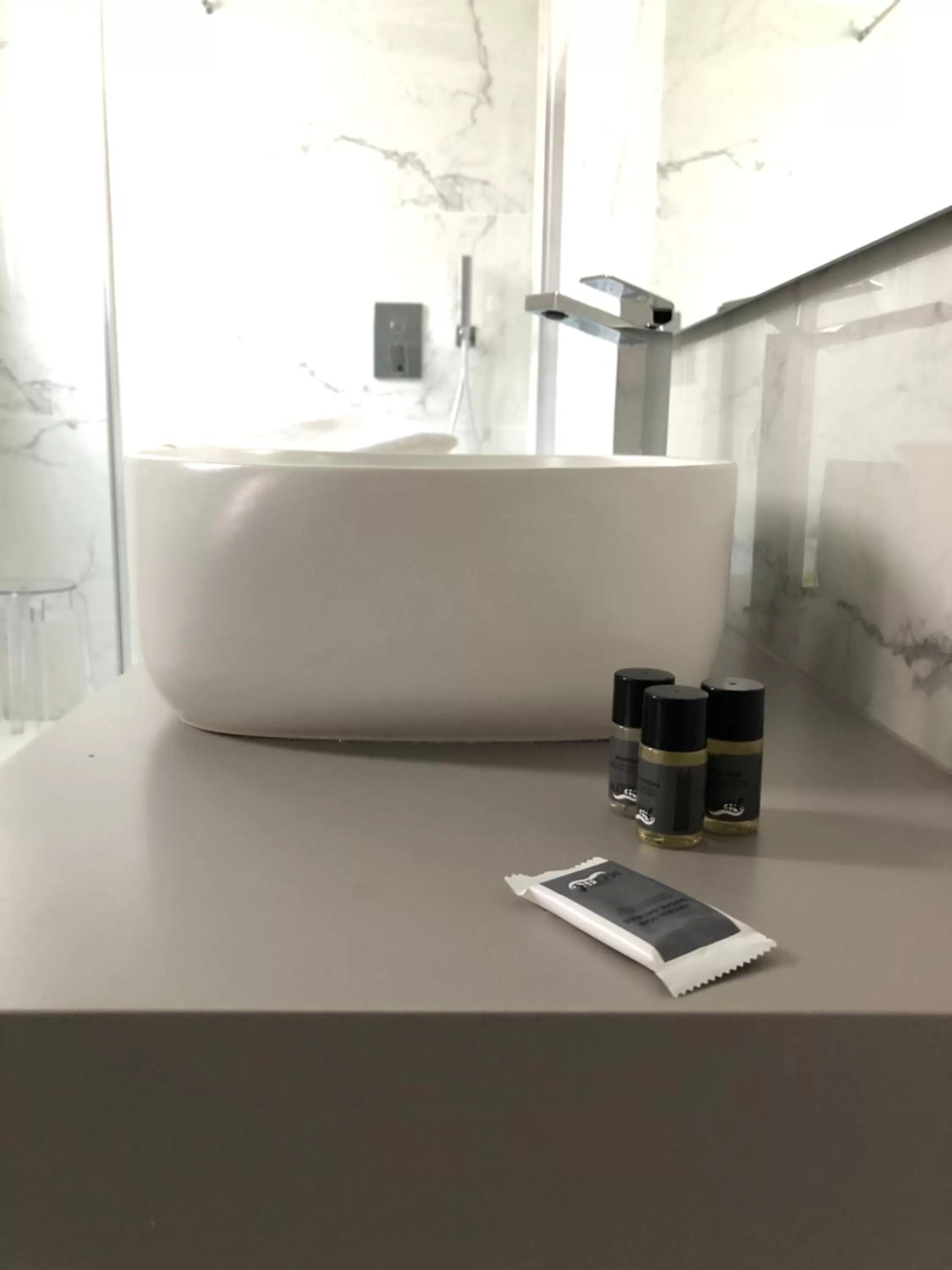 Bathroom in Albergo Marin