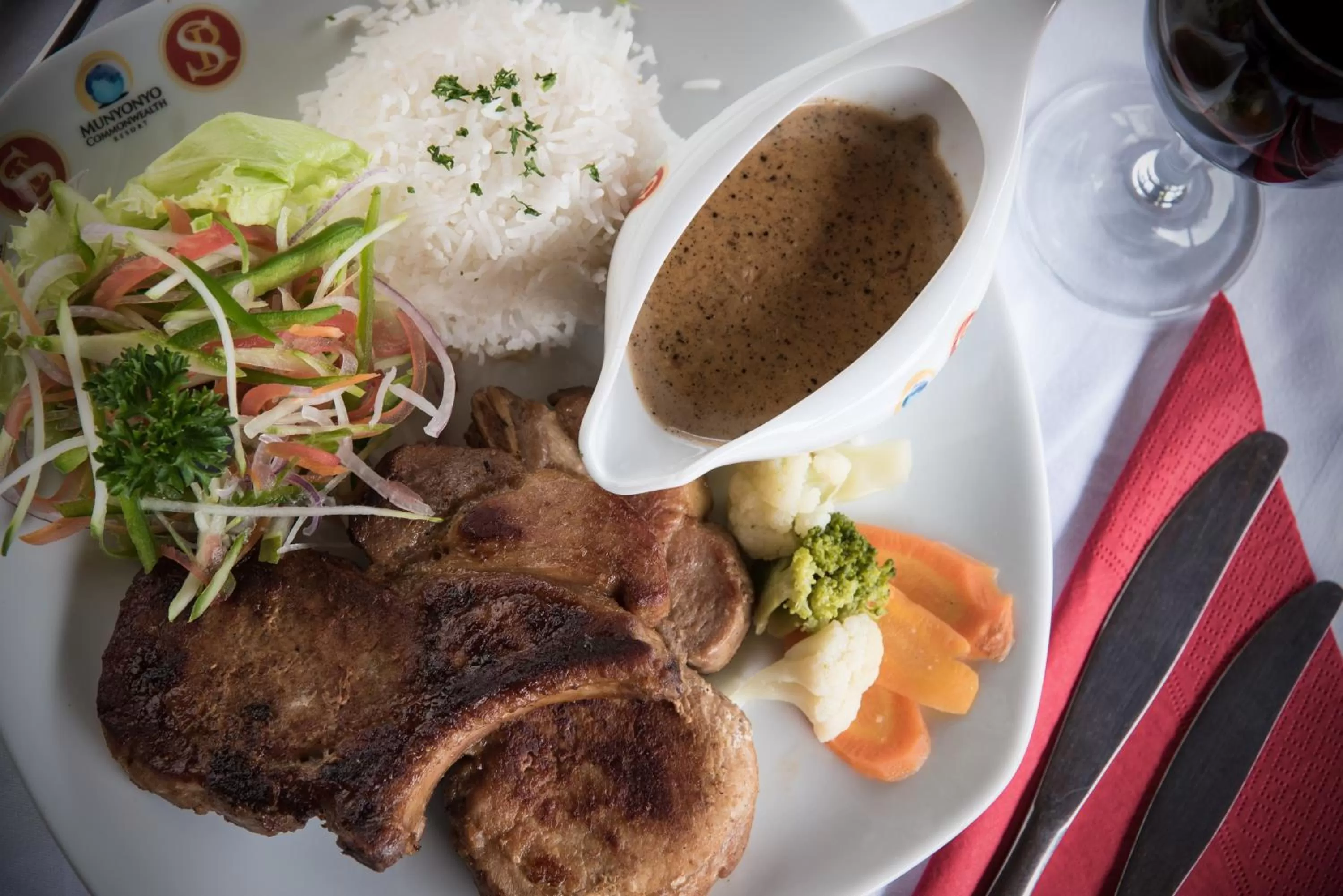 Food and drinks in Dolphin Suites