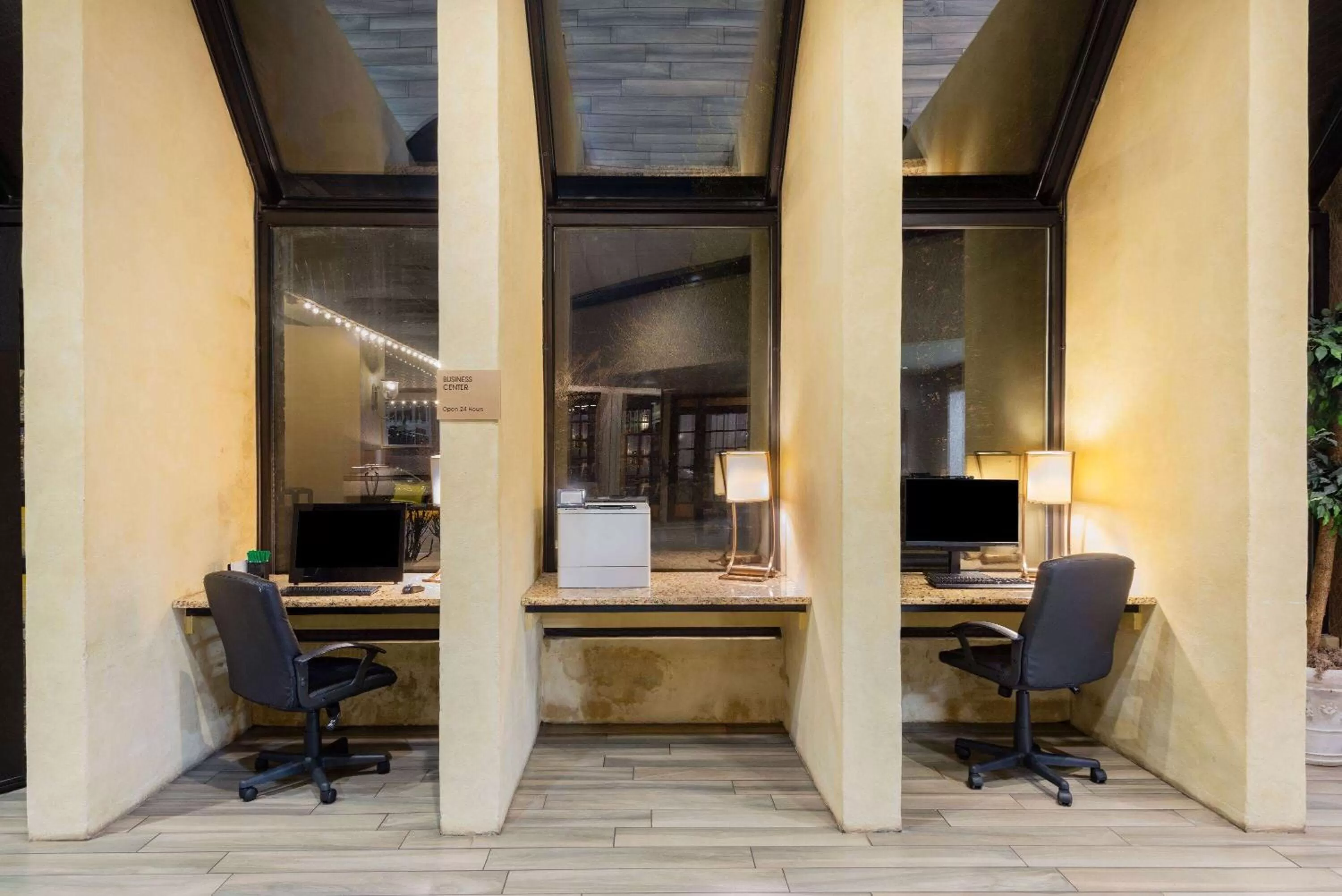 Business facilities in Wyndham Garden York