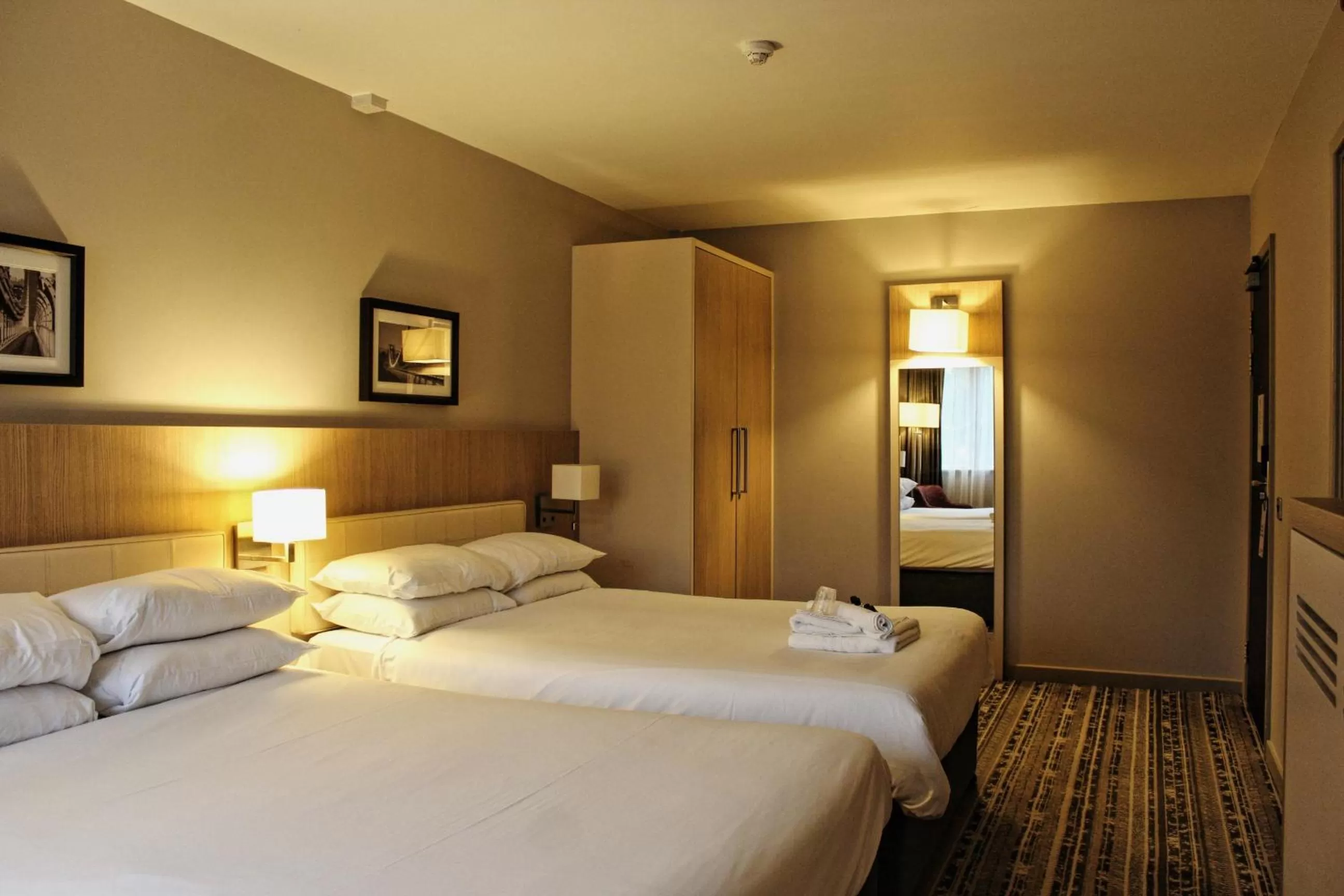 Bed in Lancaster Hotel