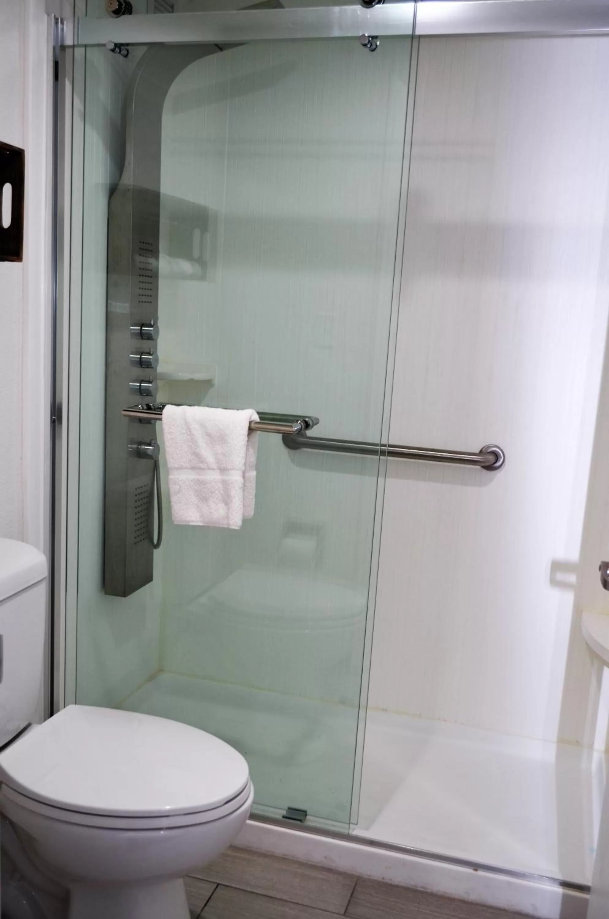 Shower in Athena Inn Chattanooga