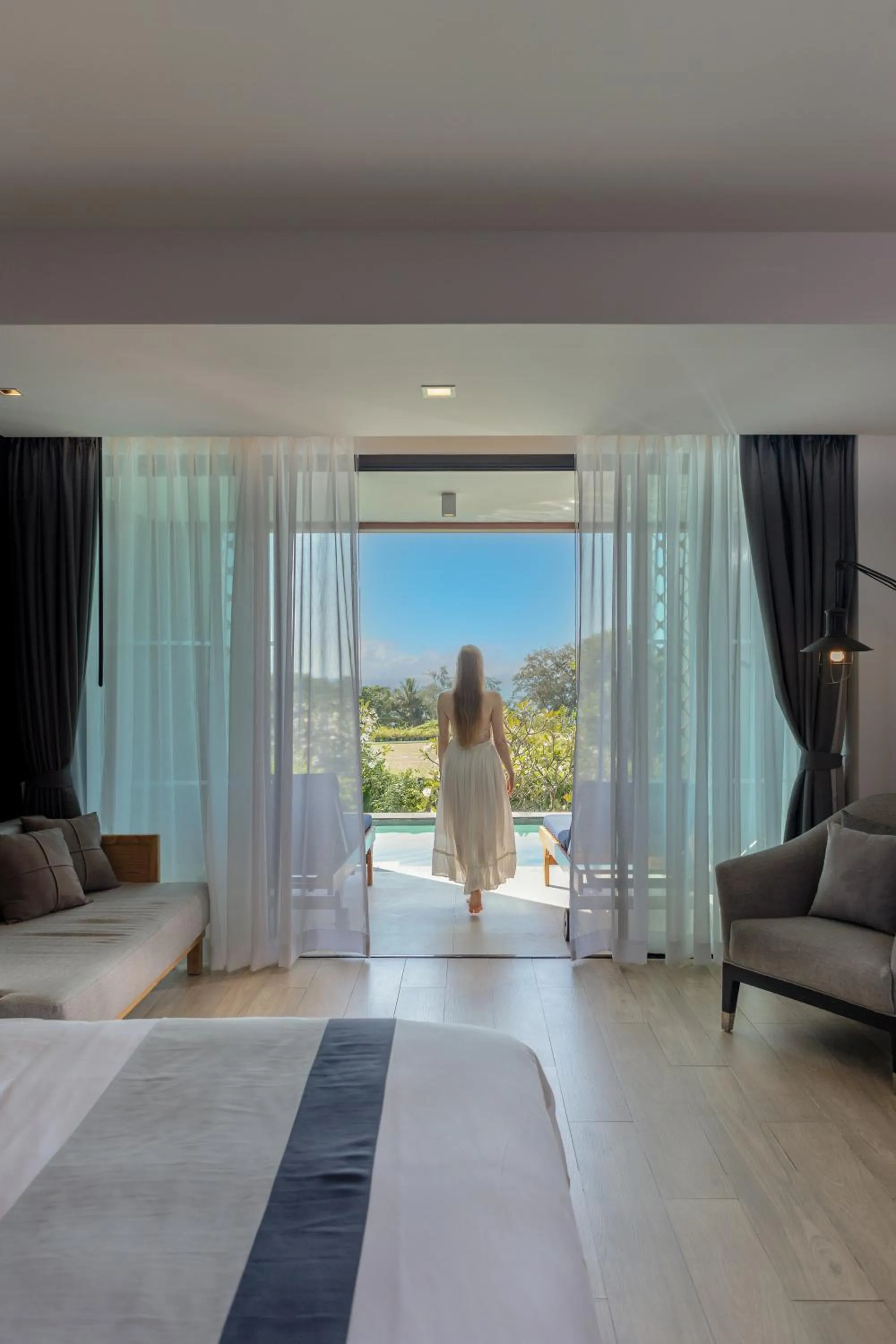 Swimming pool, Bed in Avista Grande Phuket Karon - MGallery