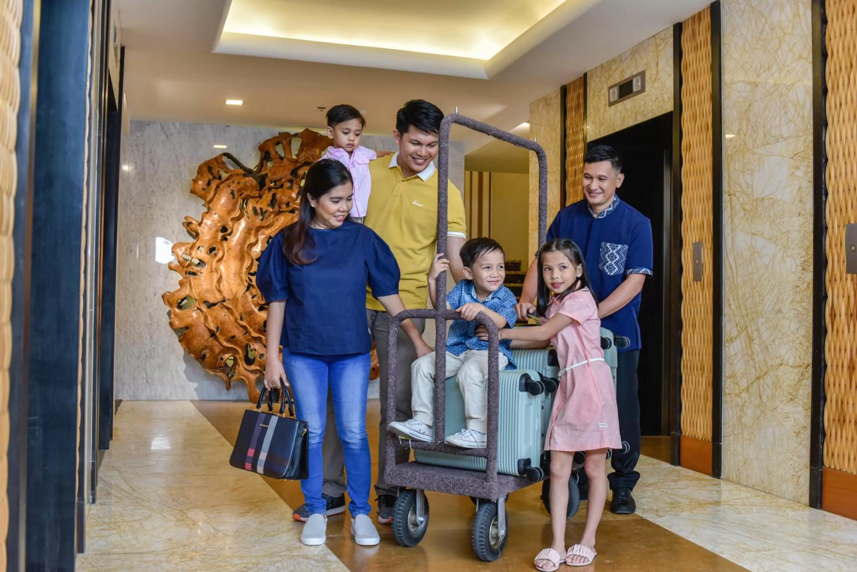 Lobby or reception in Kabayan Hotel Pasay