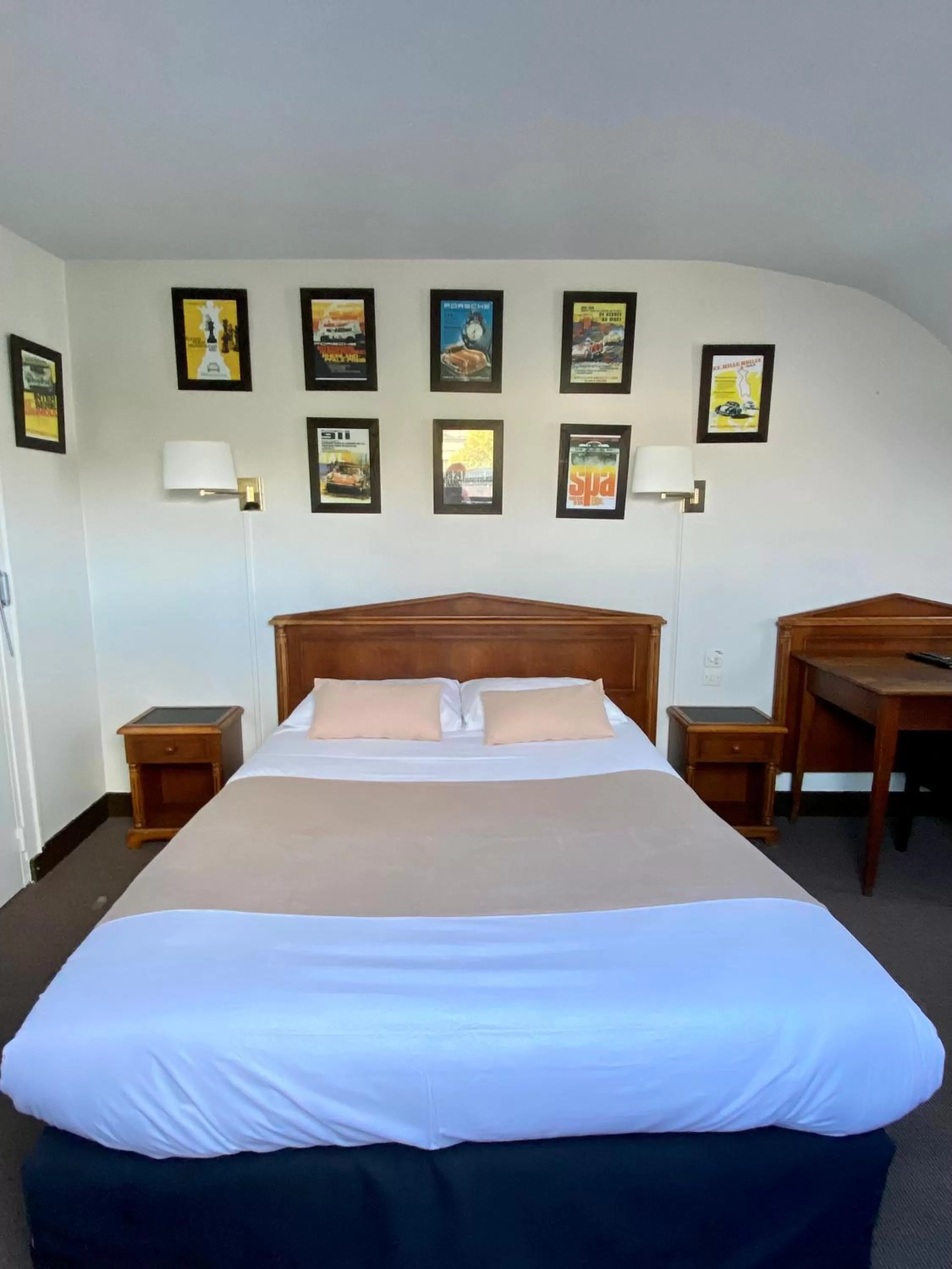 Photo of the whole room, Bed in Hôtel Céline - Hôtel de la Gare