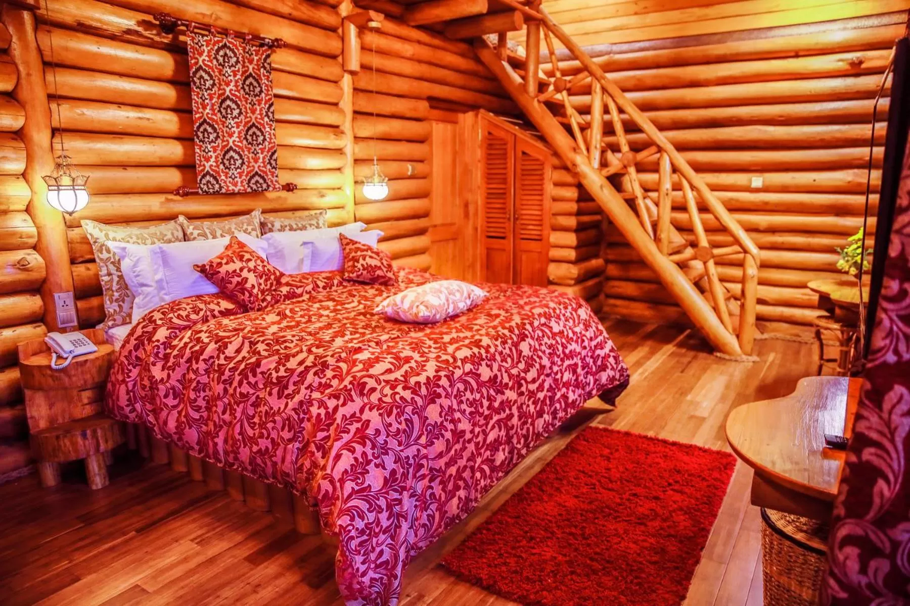 Photo of the whole room, Bed in Queenswood Cottage