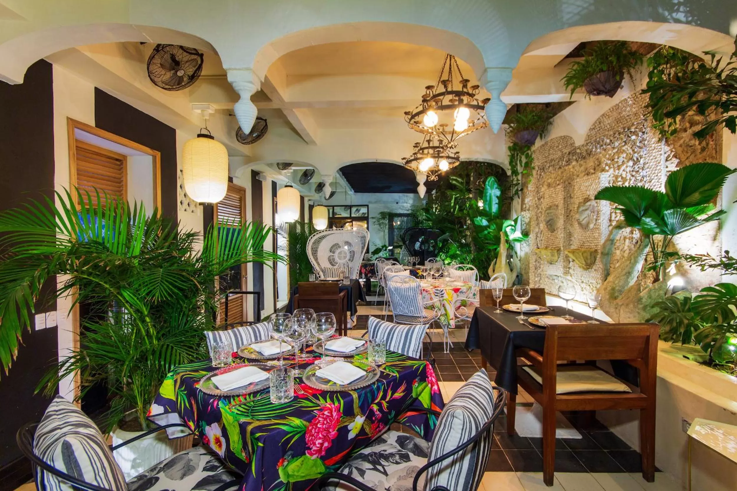 Restaurant/places to eat in Hotel Casa Lola Deluxe Gallery