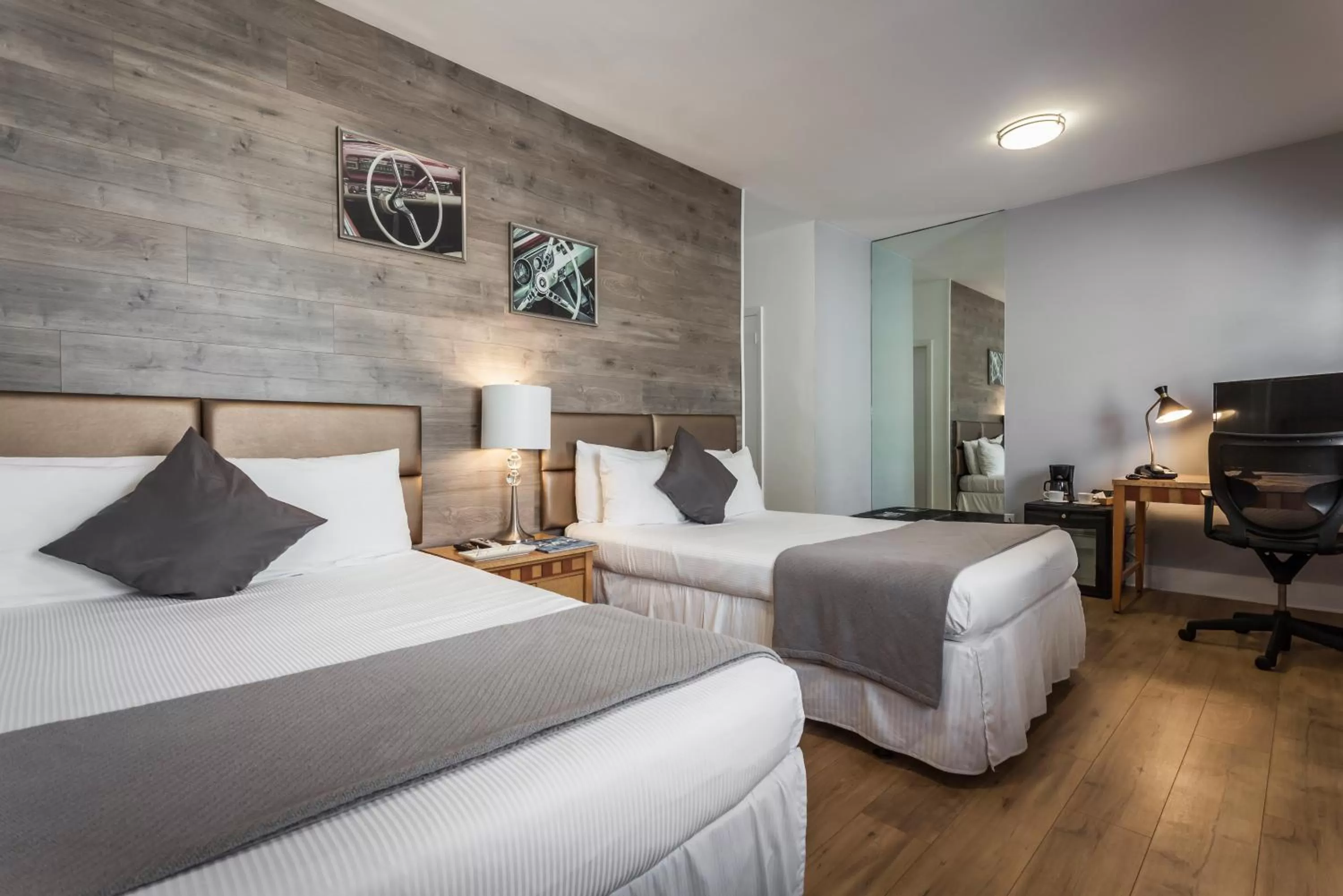 Bedroom, Bed in Century Hotel