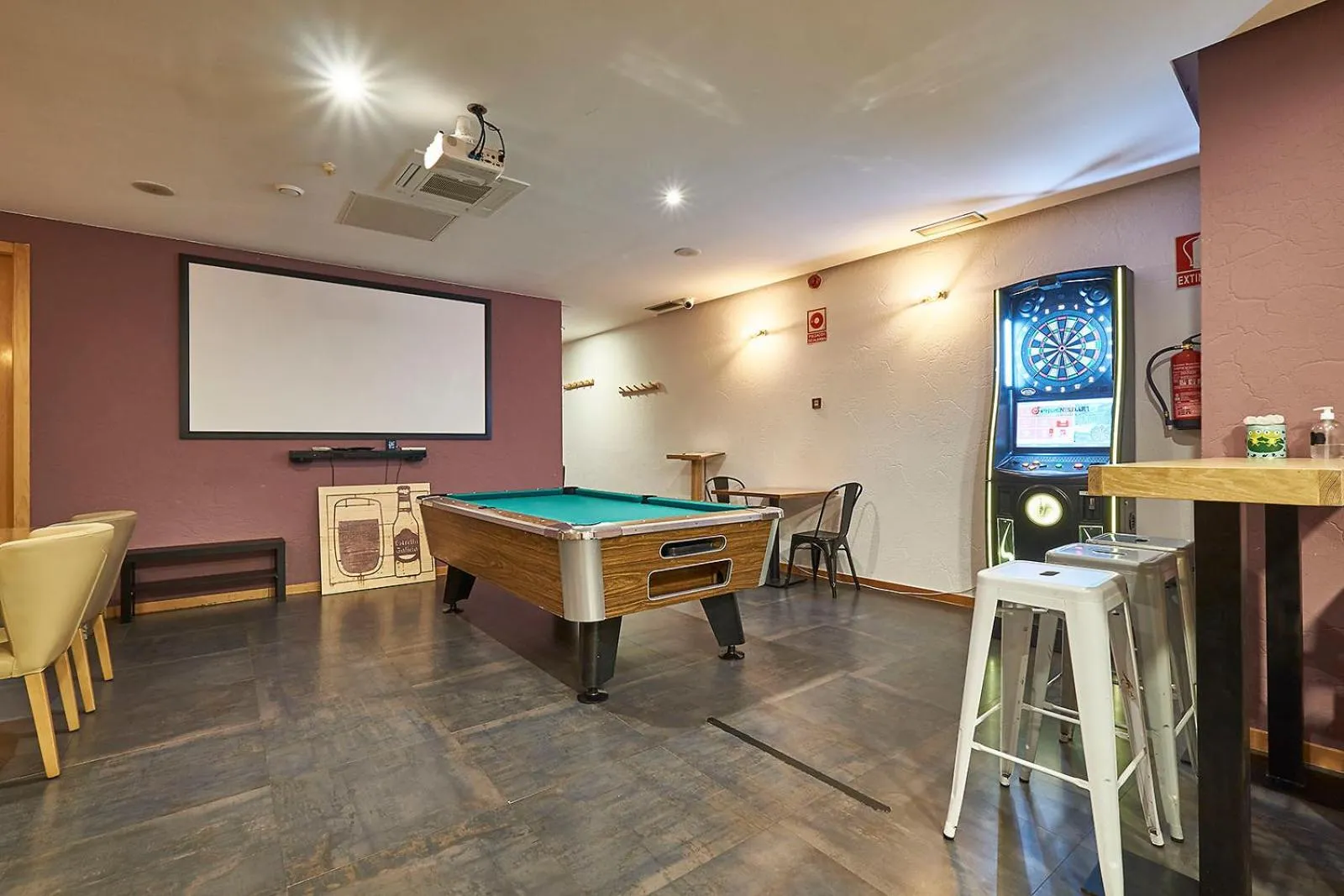 TV and multimedia in Hotel Real de Illescas