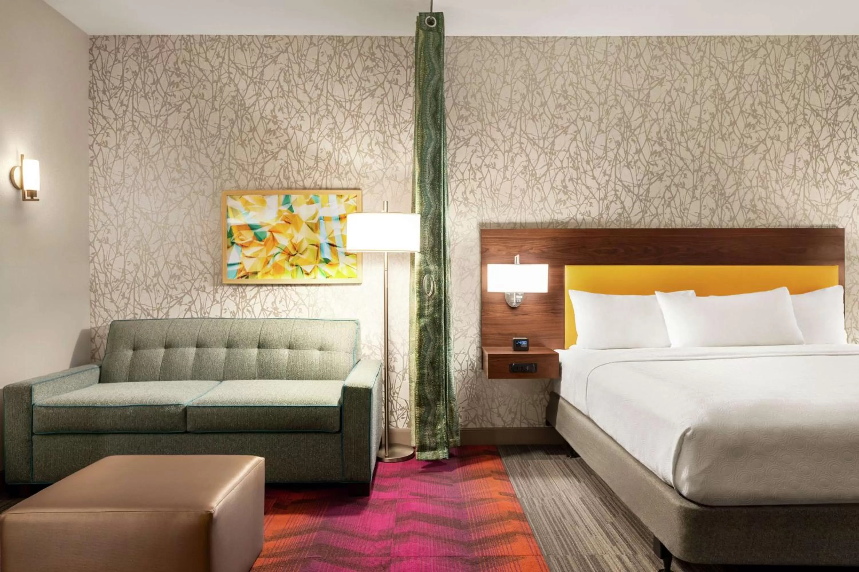 Living room, Bed in Home2 Suites By Hilton Ridley Park Philadelphia Airport So