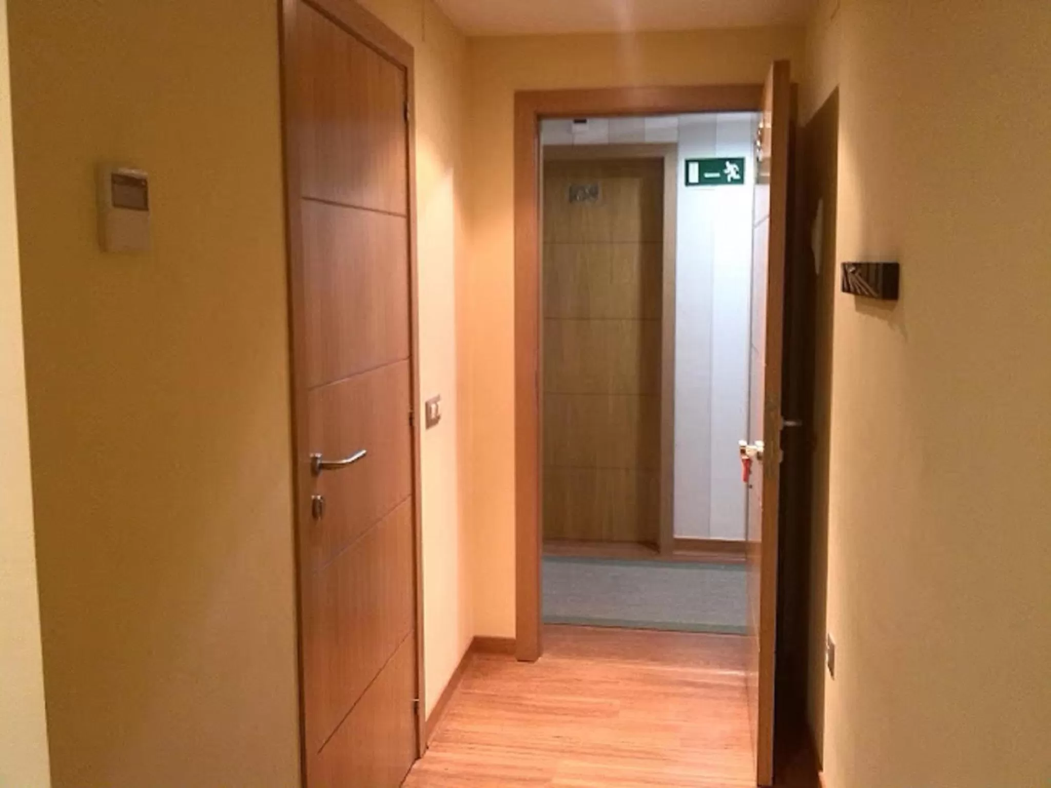 Photo of the whole room in Hotel Reina Isabel