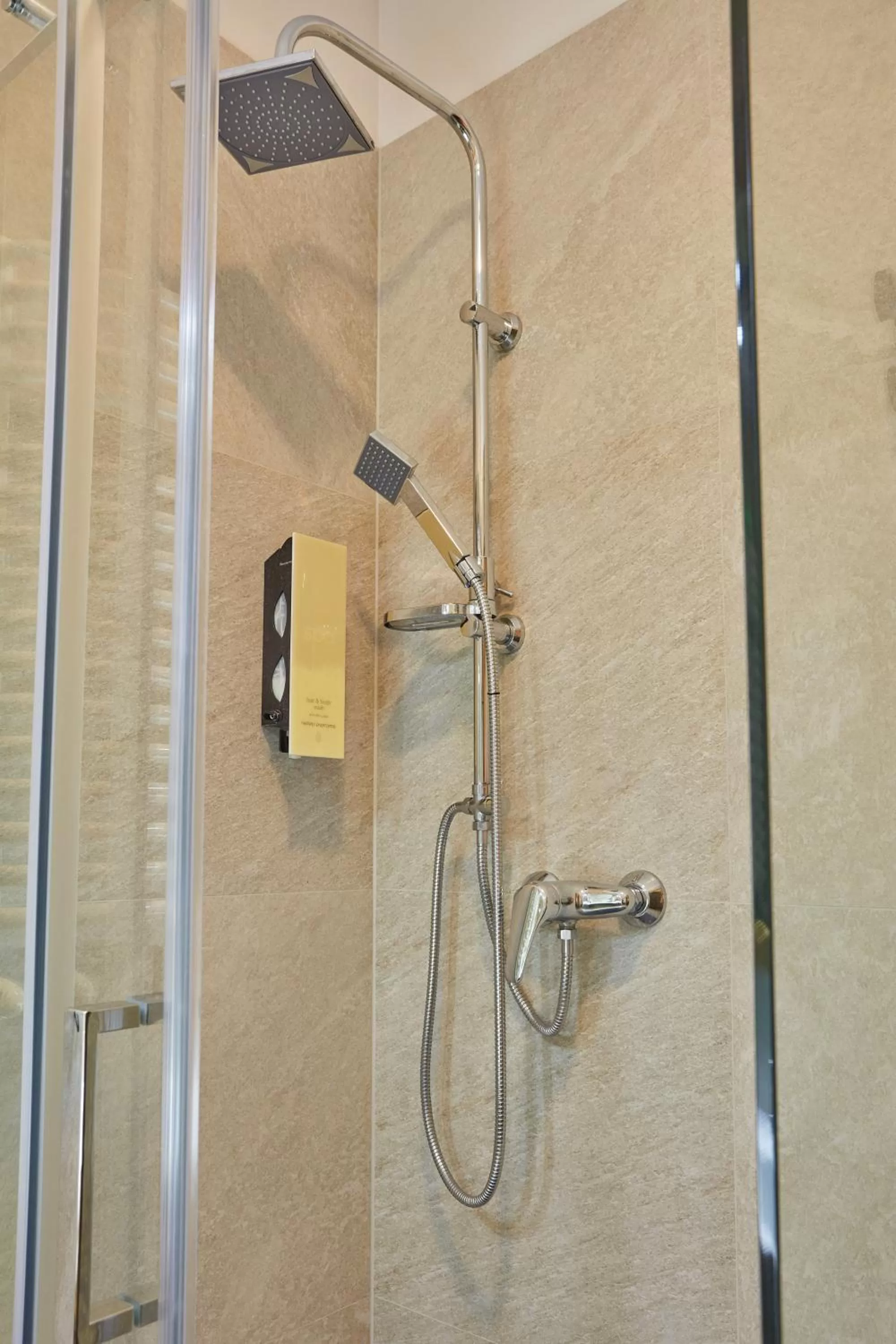 Shower in Hotel Batory