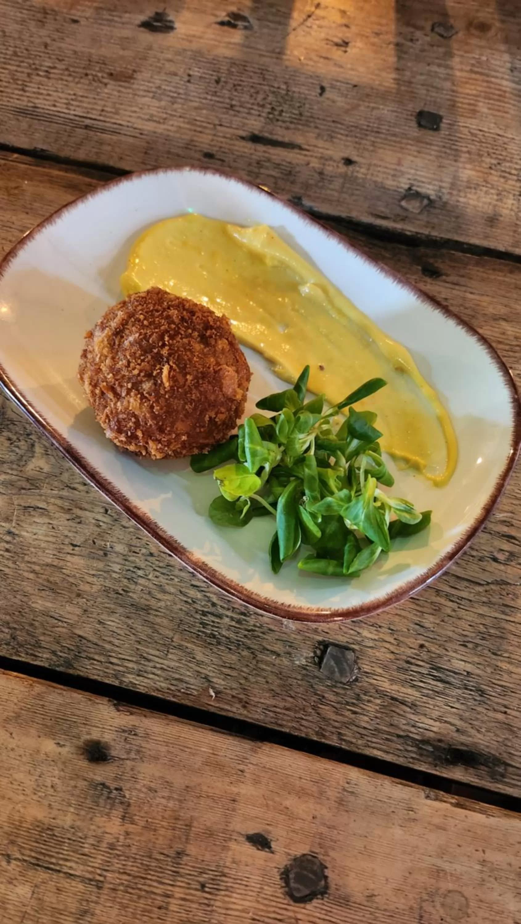 Restaurant/places to eat in Kew Gardens Hotel