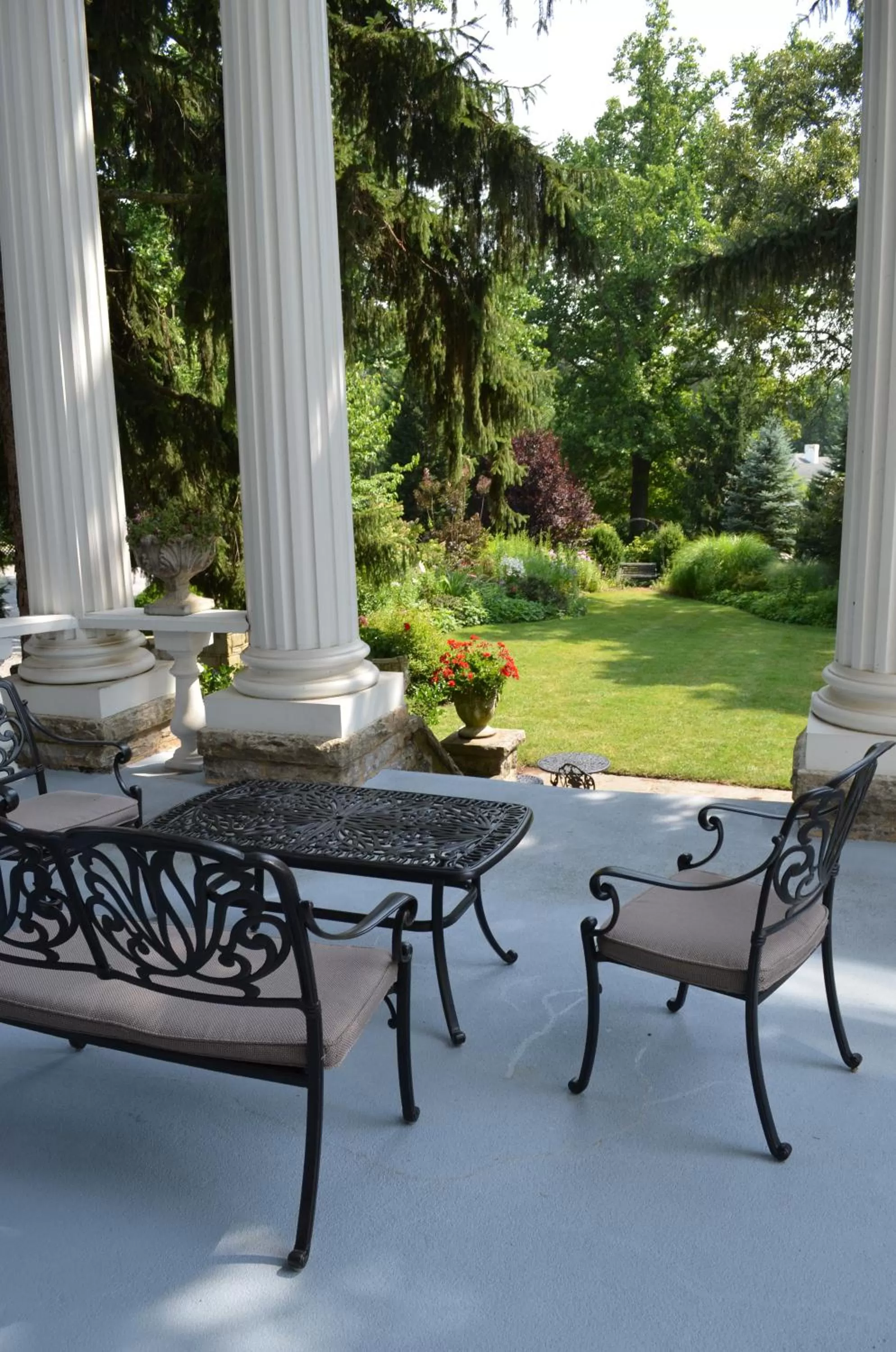 Seating area in Albemarle Inn - Asheville