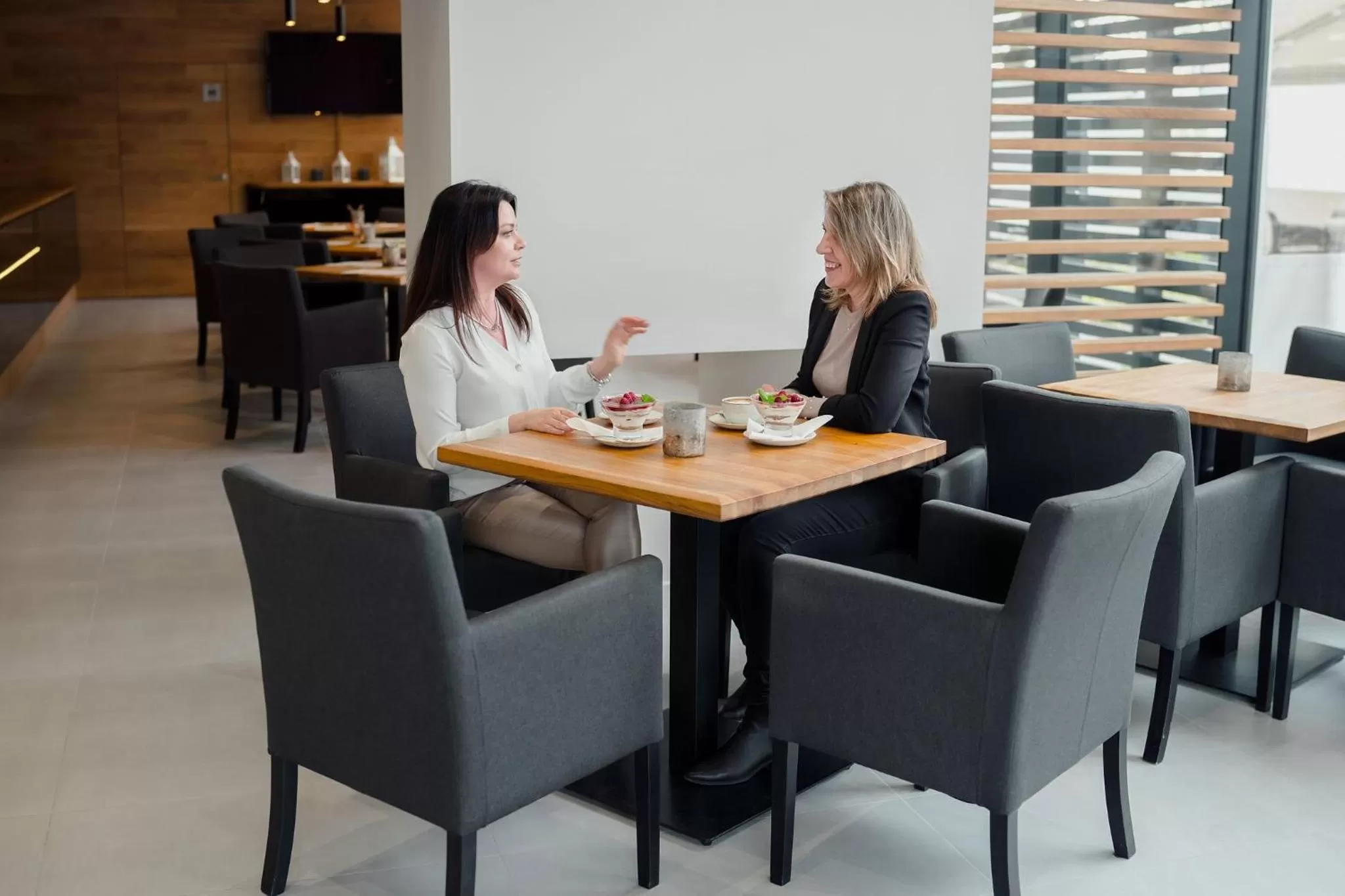 Seating area in Molo Park Aparthotel