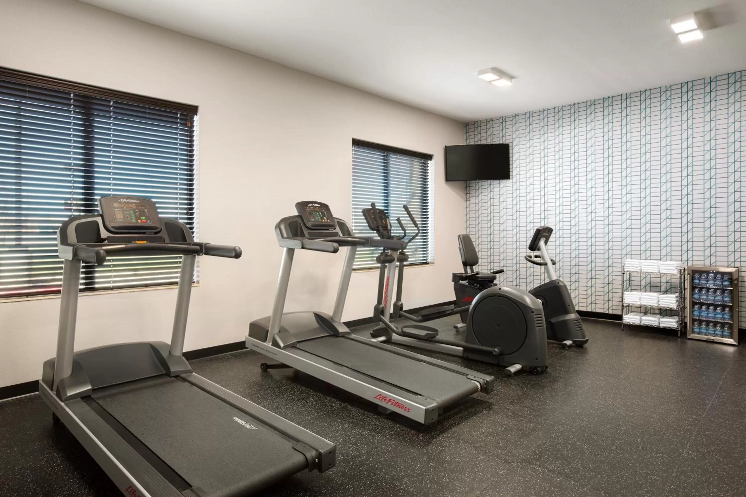 Fitness centre/facilities in Country Inn & Suites by Radisson, New Braunfels, TX