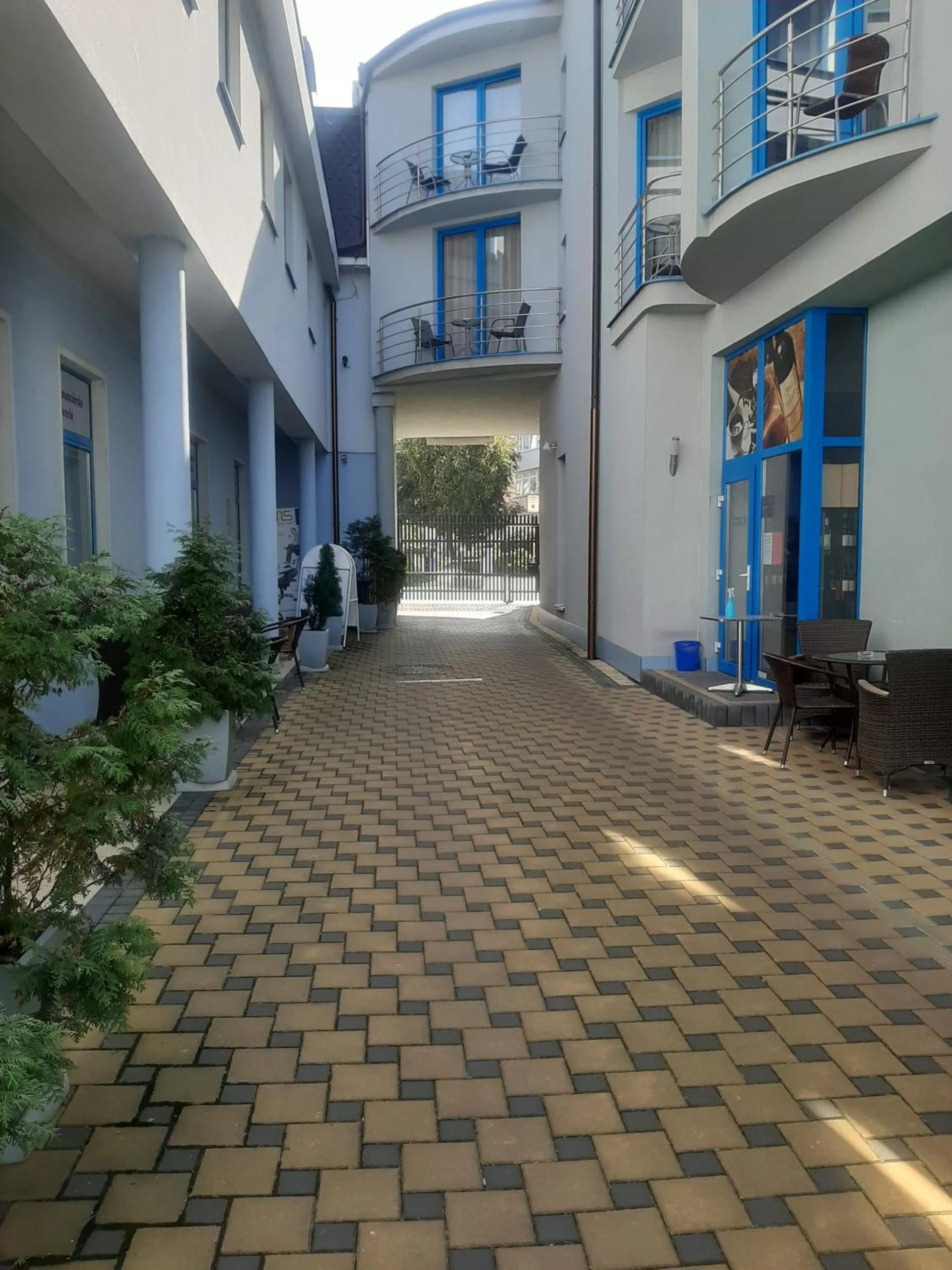 Facade/entrance, Patio/Outdoor Area in garni Hotel S.O.G.* * *