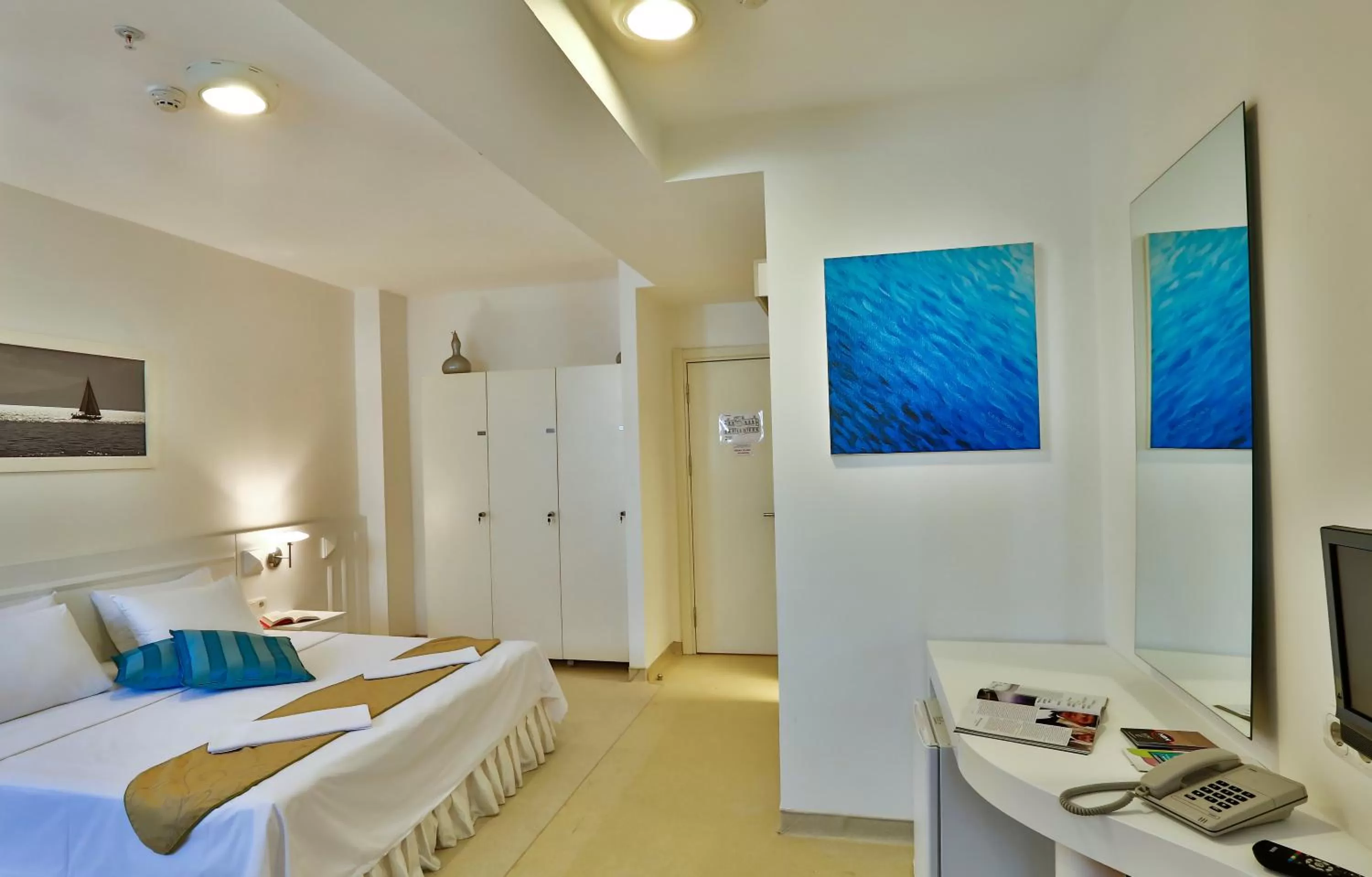 Photo of the whole room, Bed in Han Hotel