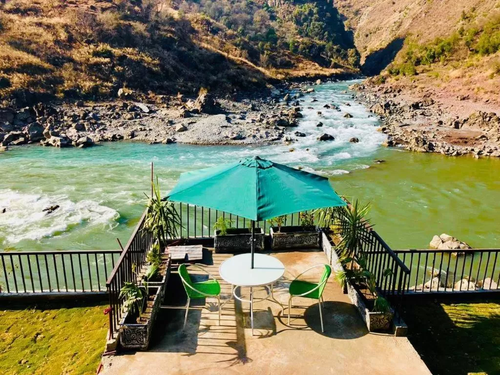 Balcony/Terrace in Hotel La Orilla Muzaffarabad