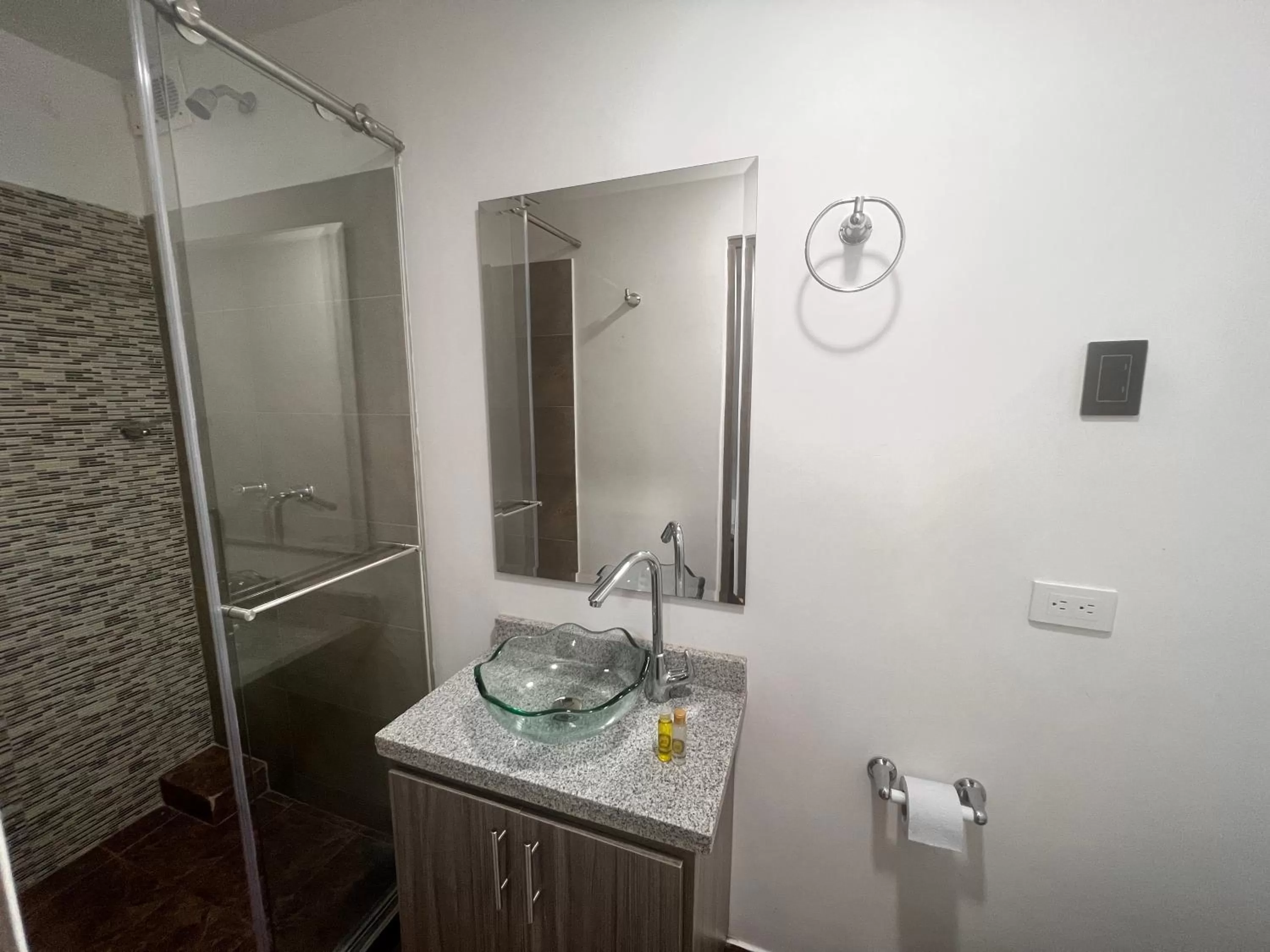 Bathroom in La Forêt de Café Hotel