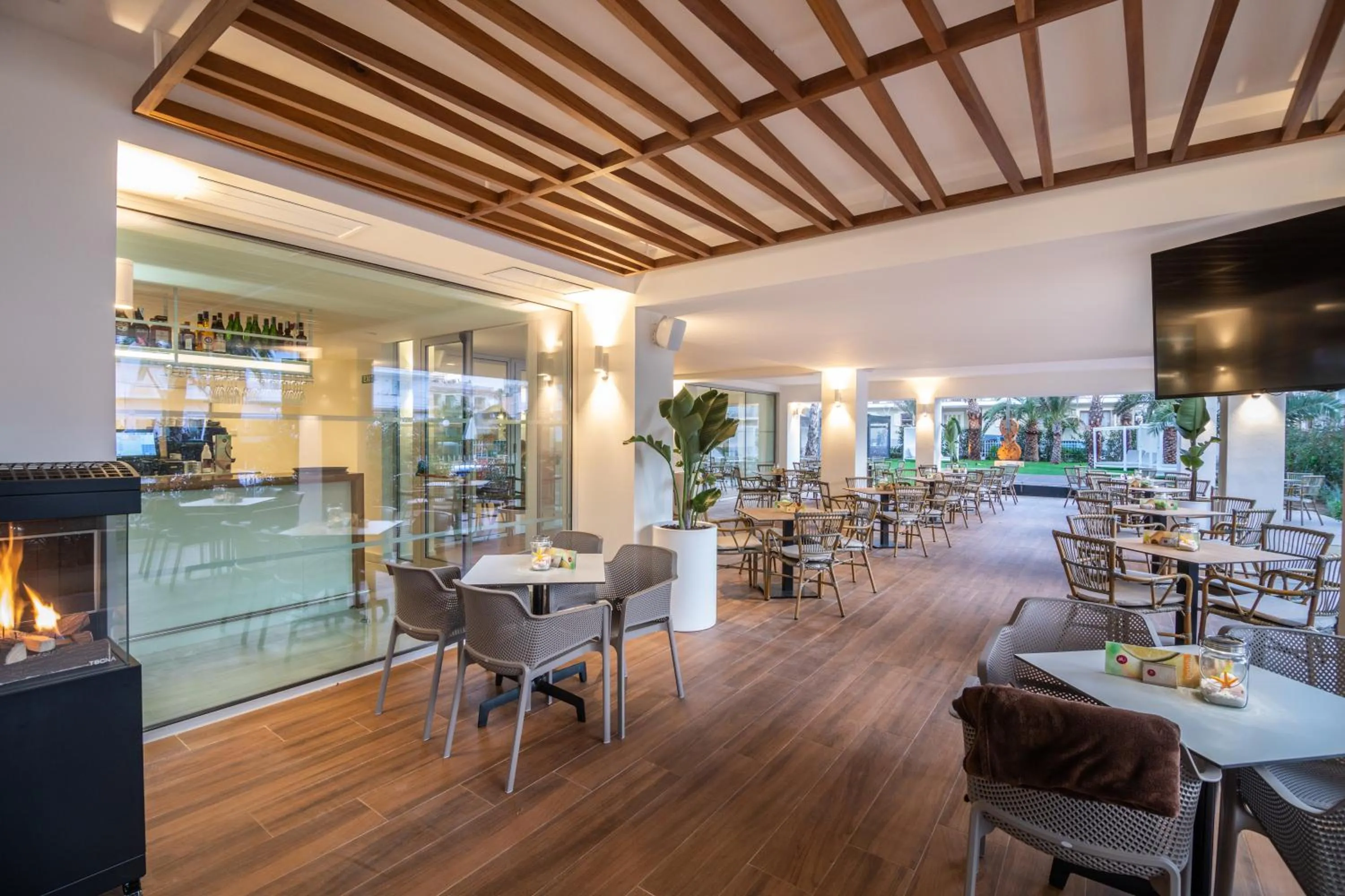 Restaurant/places to eat in JS Yate