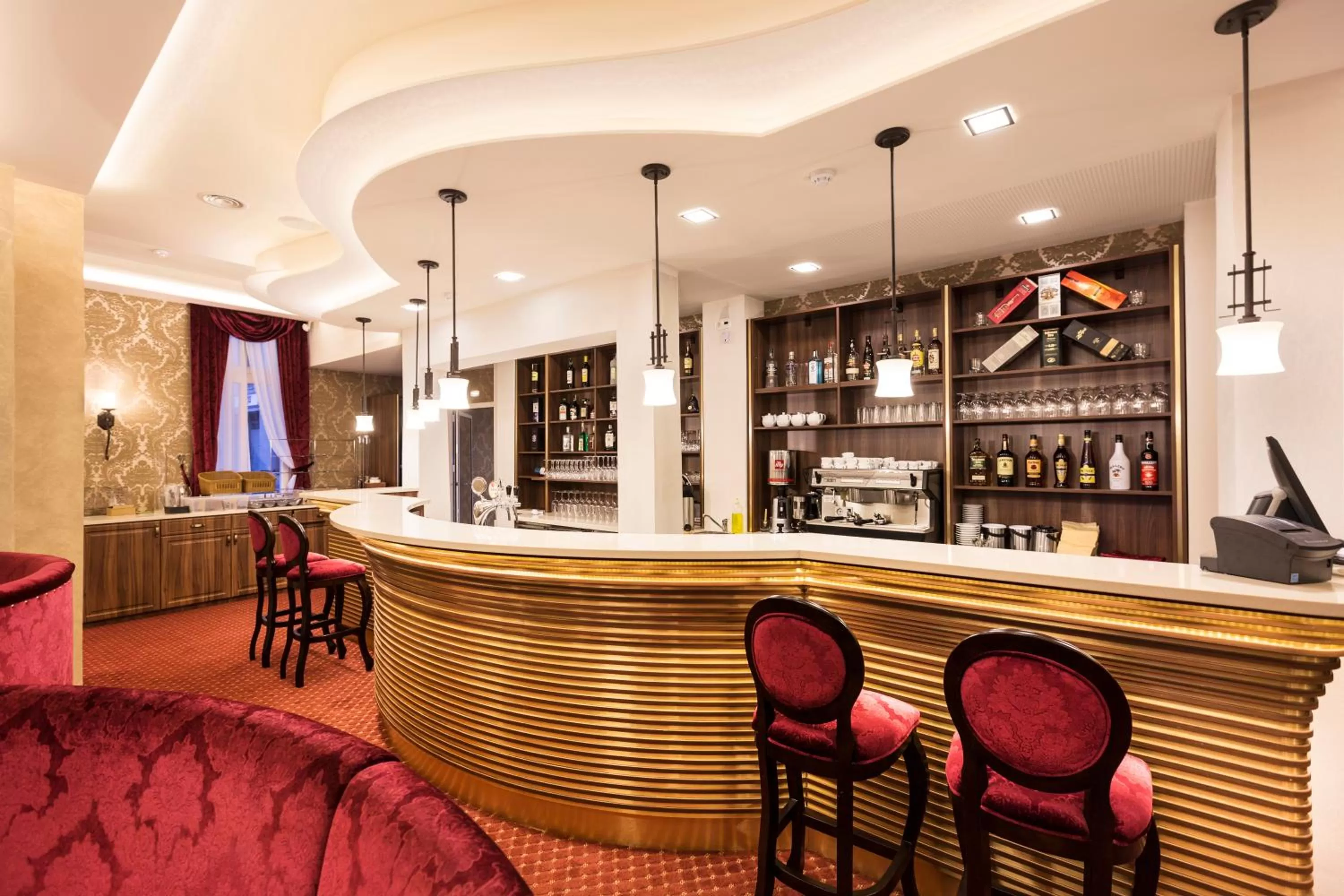 Restaurant/places to eat in Hotel Dvorana