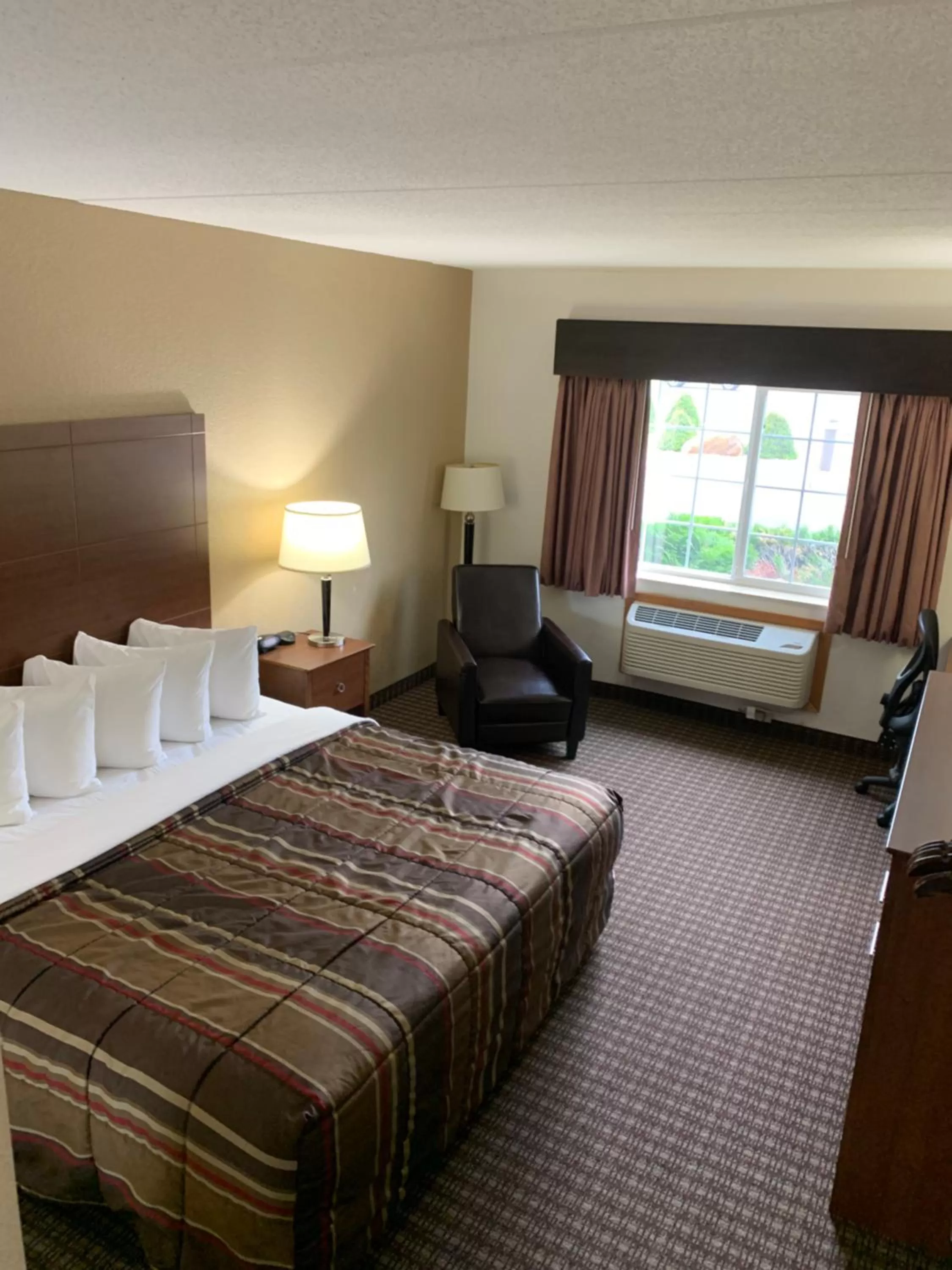 Photo of the whole room, Bed in Nichols Inn of Red Wing