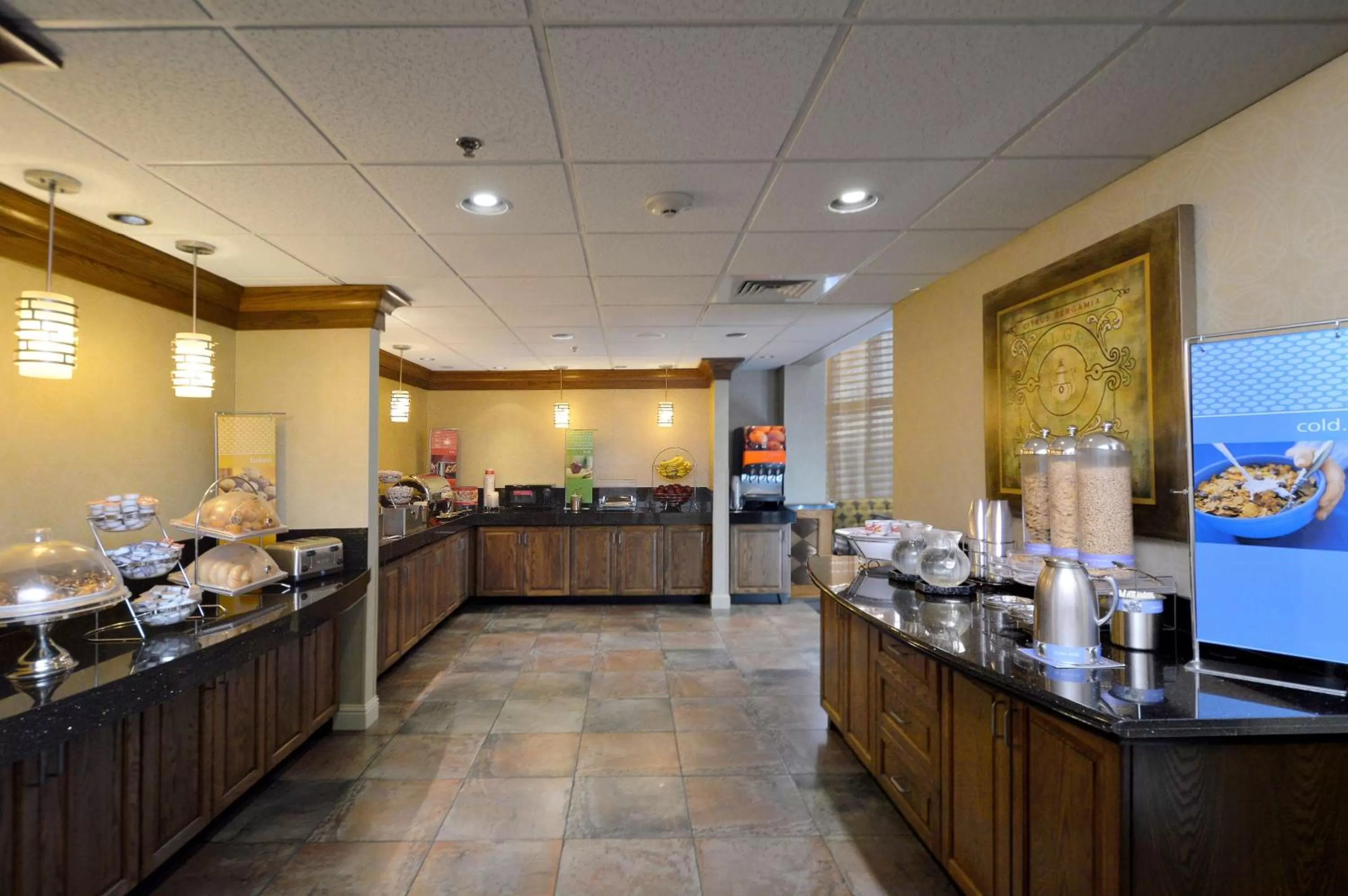 Dining area in Hampton Inn & Suites Carson City