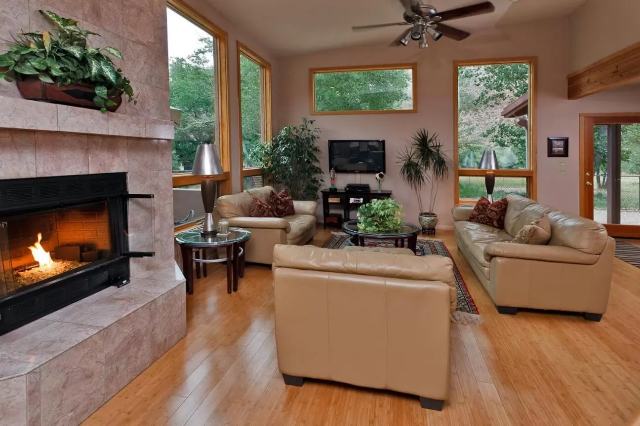 Living room, Seating Area in Flanigan`s Resort and Spa
