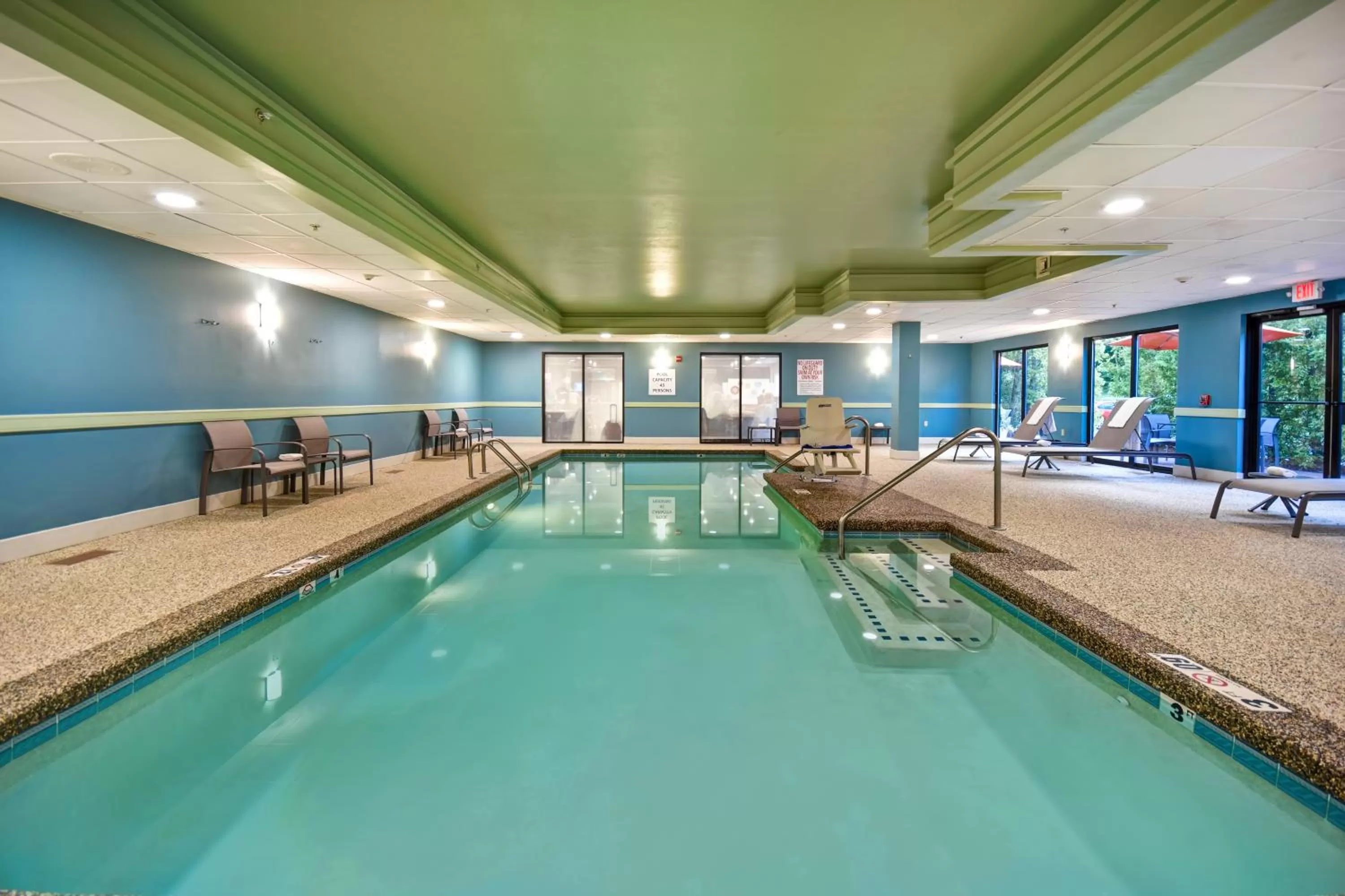 Swimming pool in Holiday Inn Express Newport North - Middletown by IHG